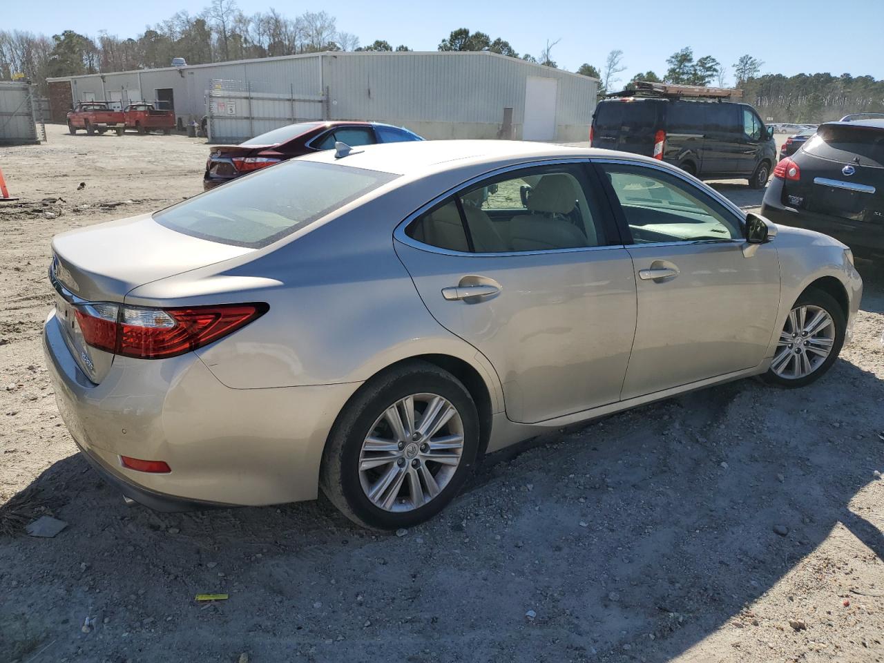 Photo 2 VIN: JTHBK1GG3D2063310 - LEXUS ES 