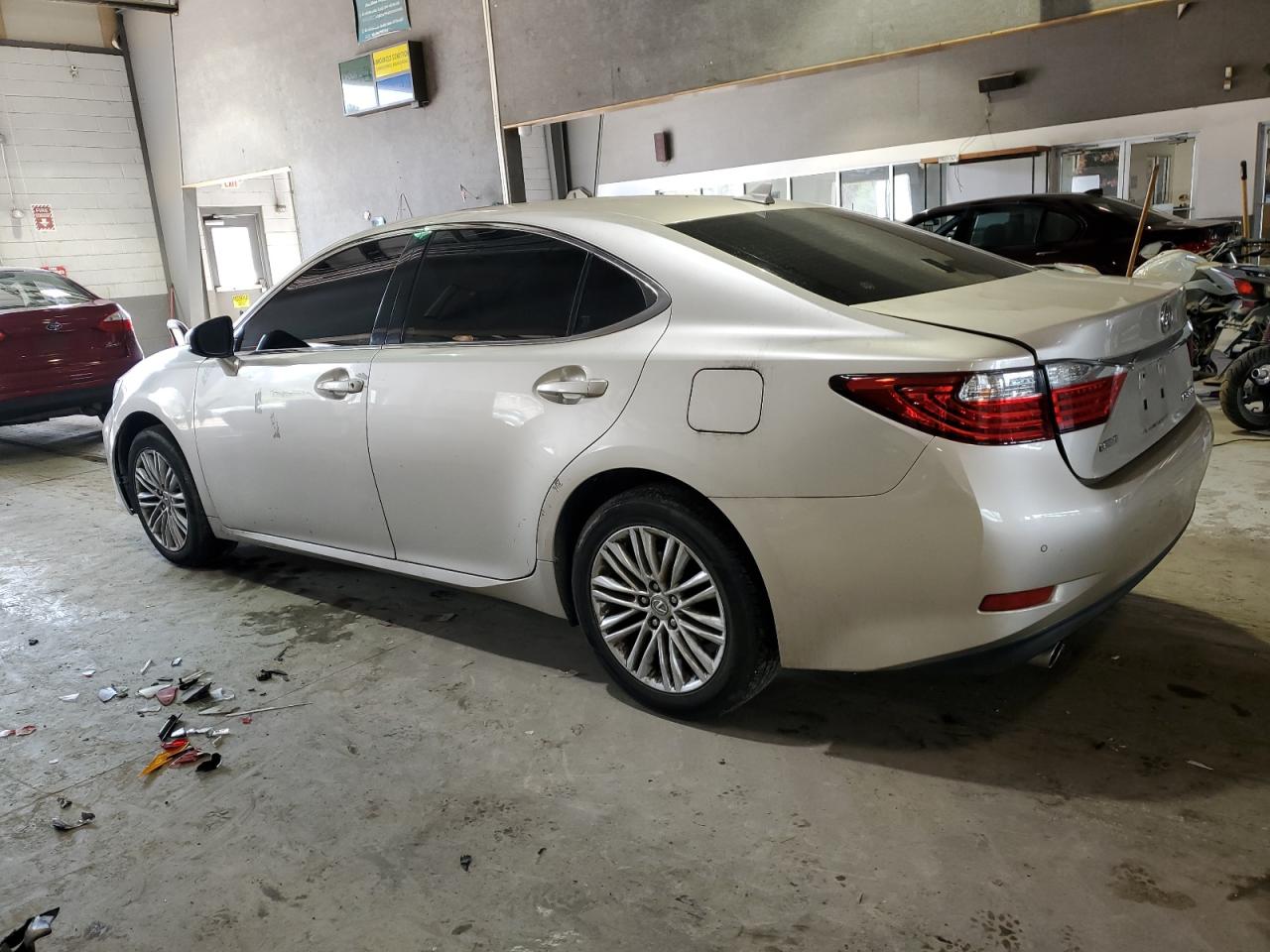 Photo 1 VIN: JTHBK1GG3D2079796 - LEXUS ES 