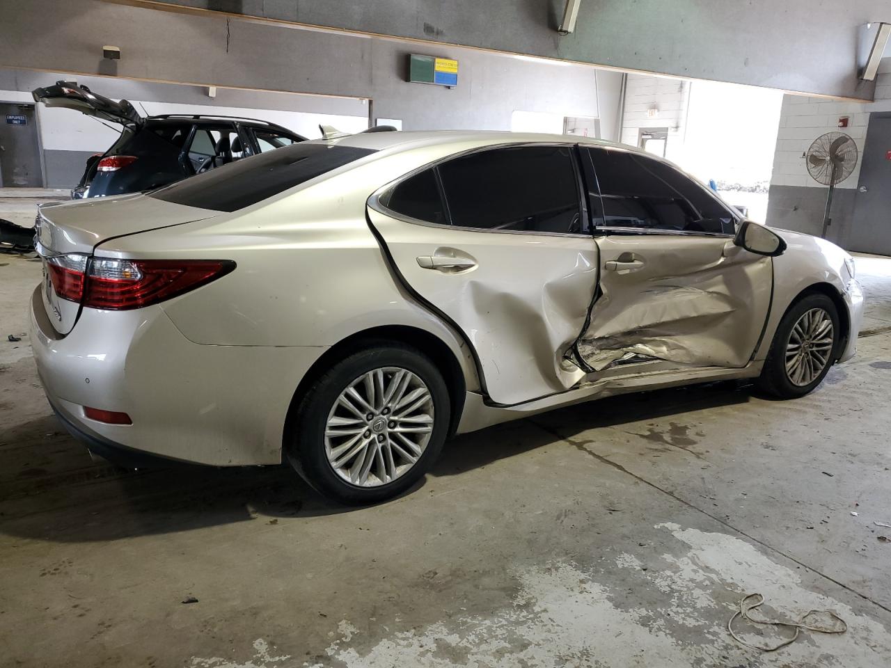 Photo 2 VIN: JTHBK1GG3D2079796 - LEXUS ES 