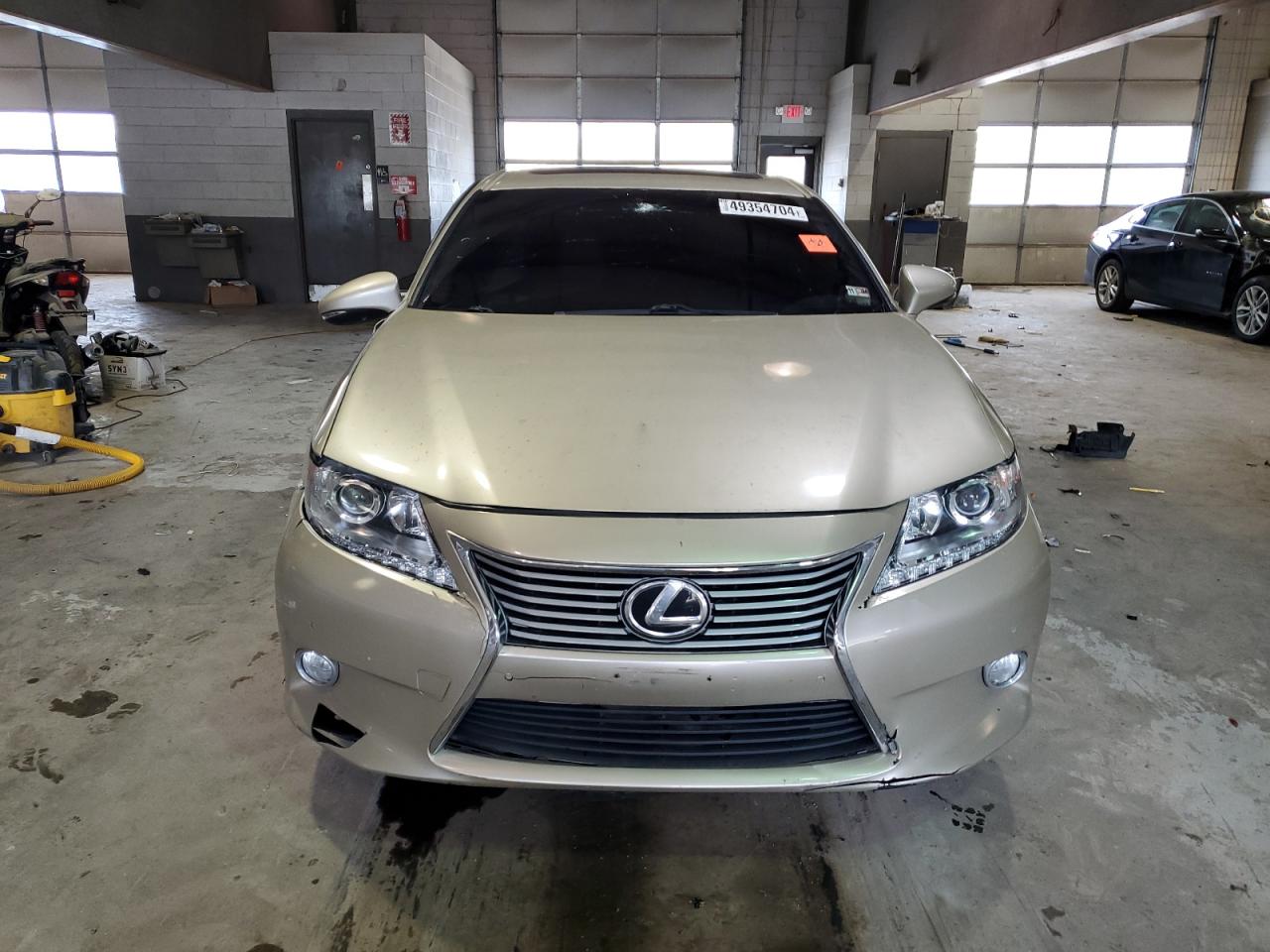 Photo 4 VIN: JTHBK1GG3D2079796 - LEXUS ES 