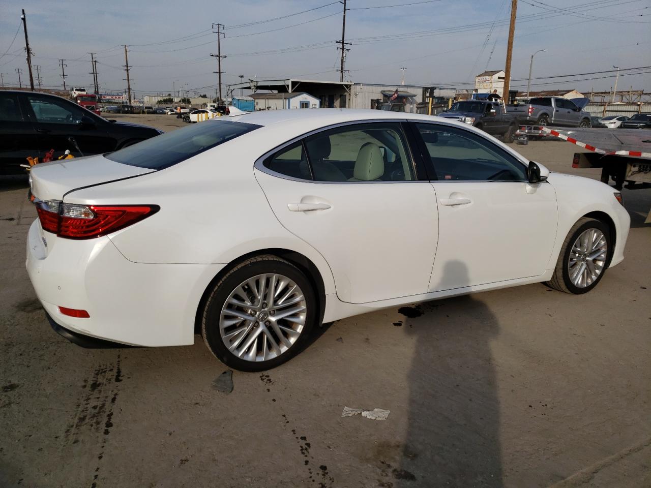 Photo 3 VIN: JTHBK1GG3E2101846 - LEXUS ES 