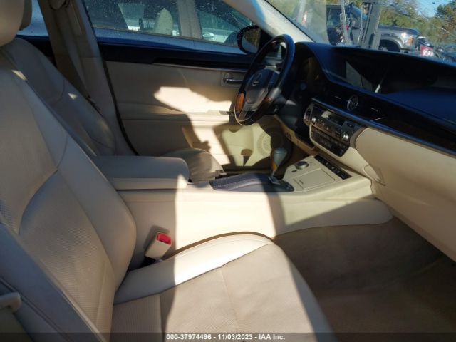 Photo 4 VIN: JTHBK1GG3E2146608 - LEXUS ES 350 