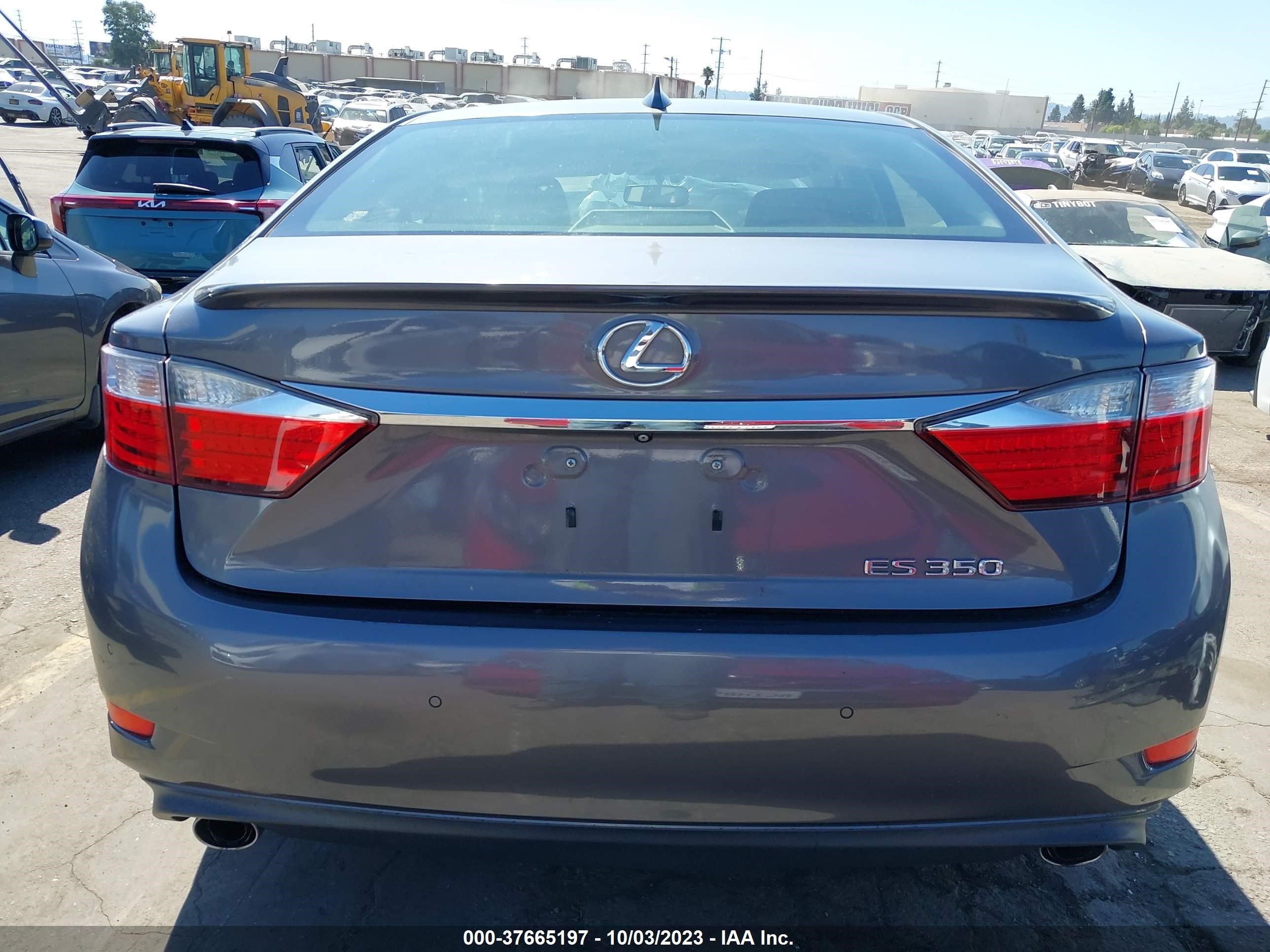 Photo 15 VIN: JTHBK1GG3F2183711 - LEXUS ES 