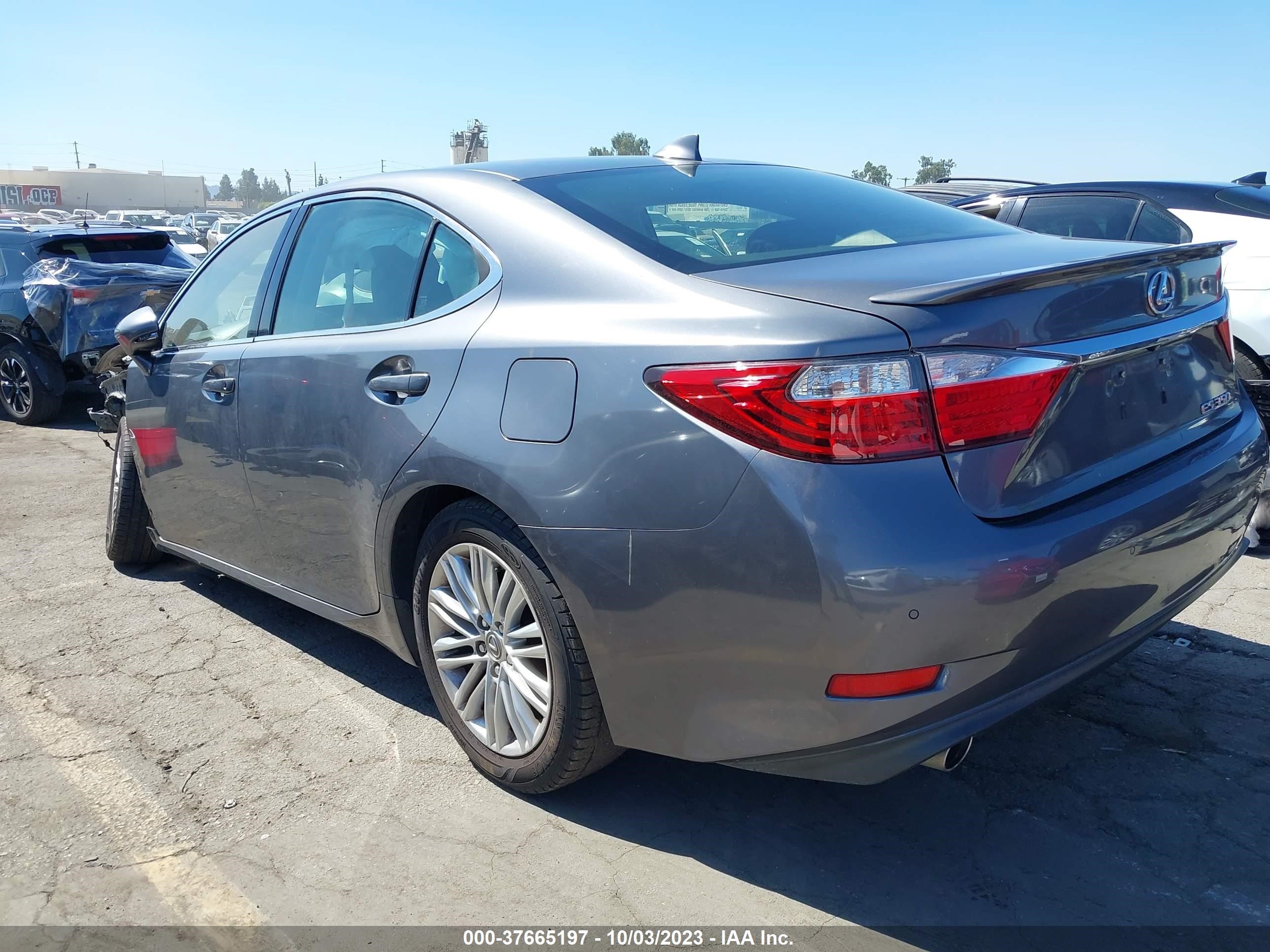 Photo 2 VIN: JTHBK1GG3F2183711 - LEXUS ES 