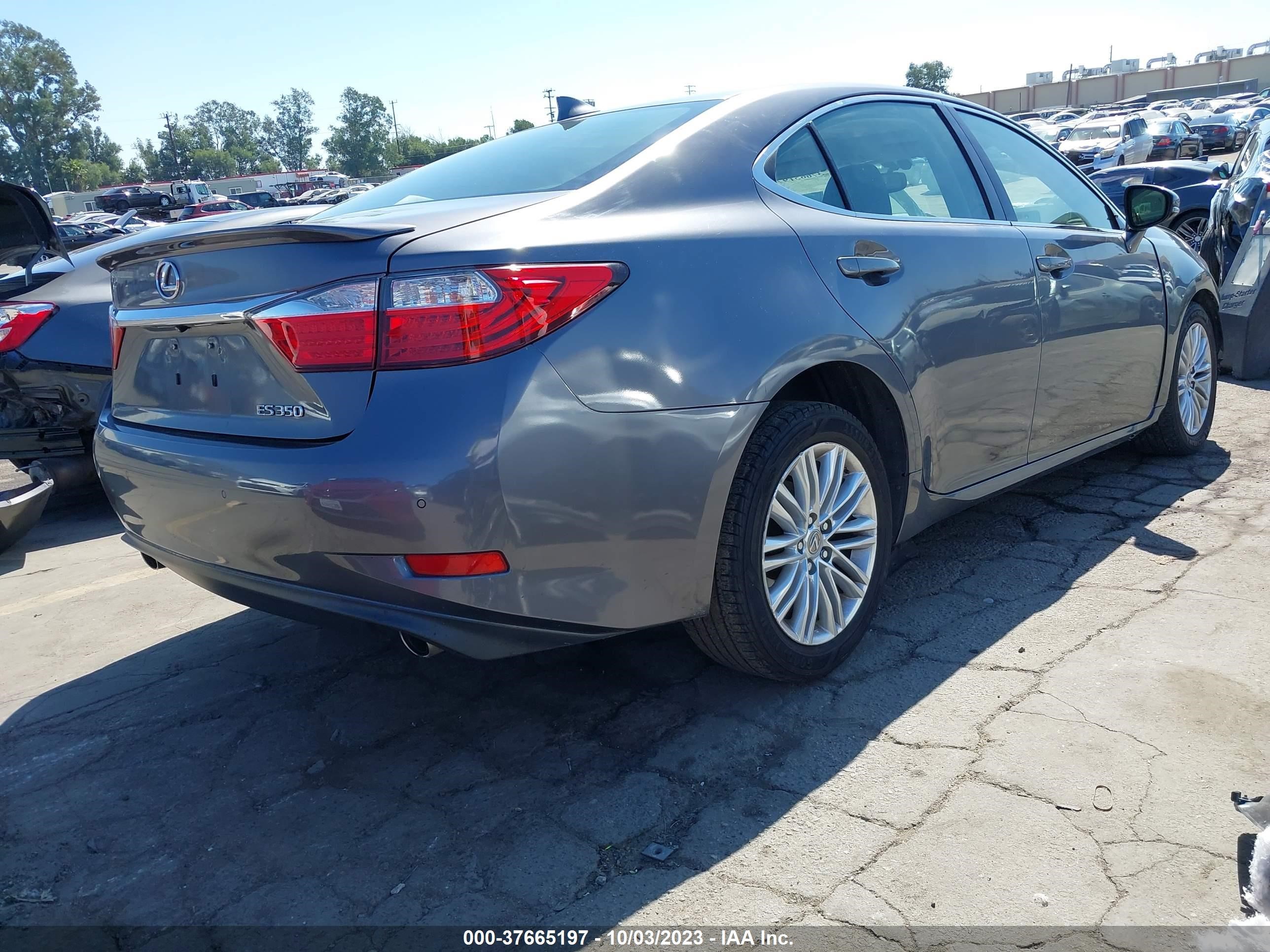 Photo 3 VIN: JTHBK1GG3F2183711 - LEXUS ES 