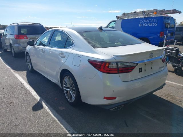 Photo 2 VIN: JTHBK1GG3G2227109 - LEXUS ES 