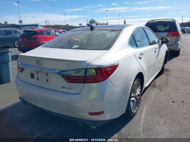 Photo 3 VIN: JTHBK1GG3G2227109 - LEXUS ES 