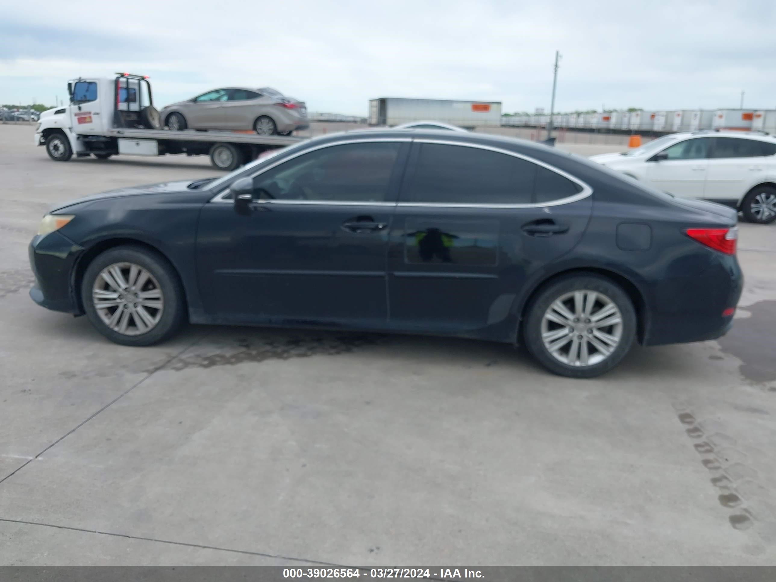 Photo 13 VIN: JTHBK1GG4D2055586 - LEXUS ES 