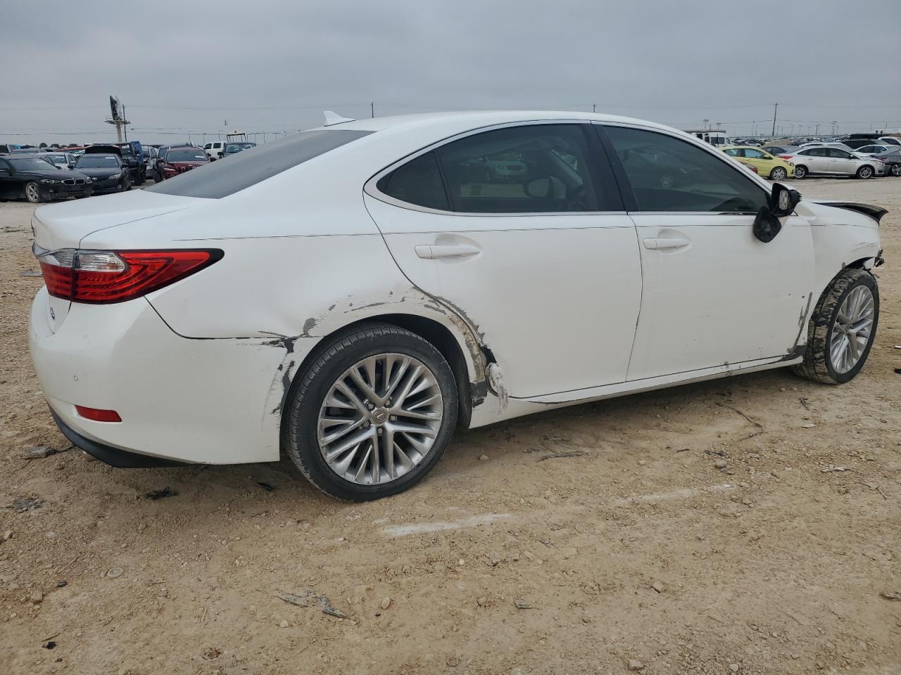 Photo 2 VIN: JTHBK1GG4D2066393 - LEXUS ES 