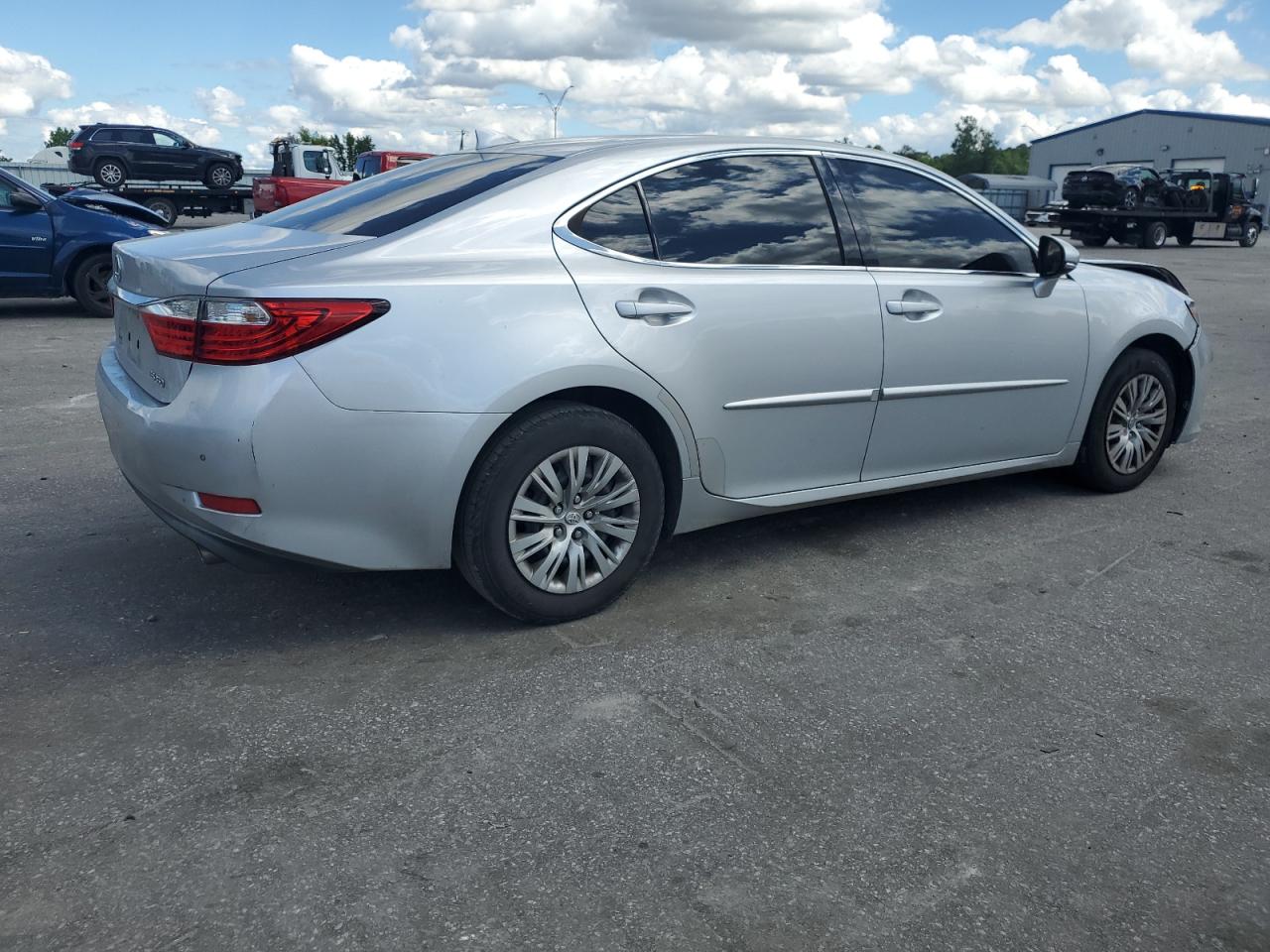 Photo 2 VIN: JTHBK1GG4F2156971 - LEXUS ES 