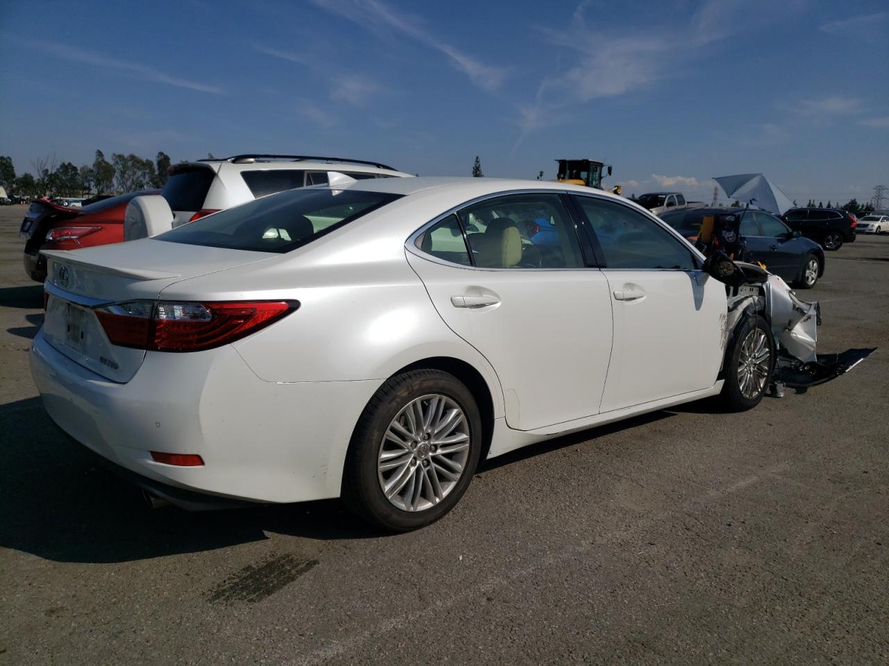 Photo 2 VIN: JTHBK1GG4F2160731 - LEXUS ES 