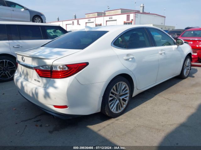 Photo 3 VIN: JTHBK1GG4F2209605 - LEXUS ES 