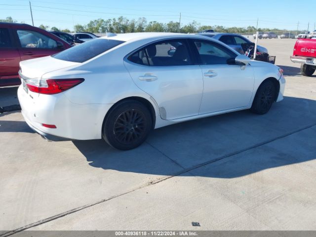 Photo 3 VIN: JTHBK1GG4G2221609 - LEXUS ES 