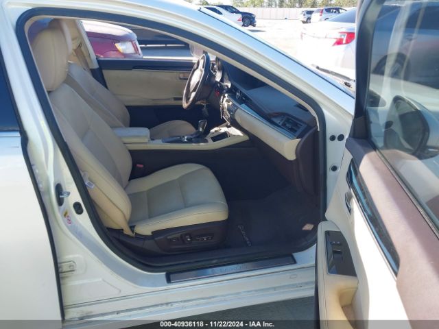 Photo 4 VIN: JTHBK1GG4G2221609 - LEXUS ES 