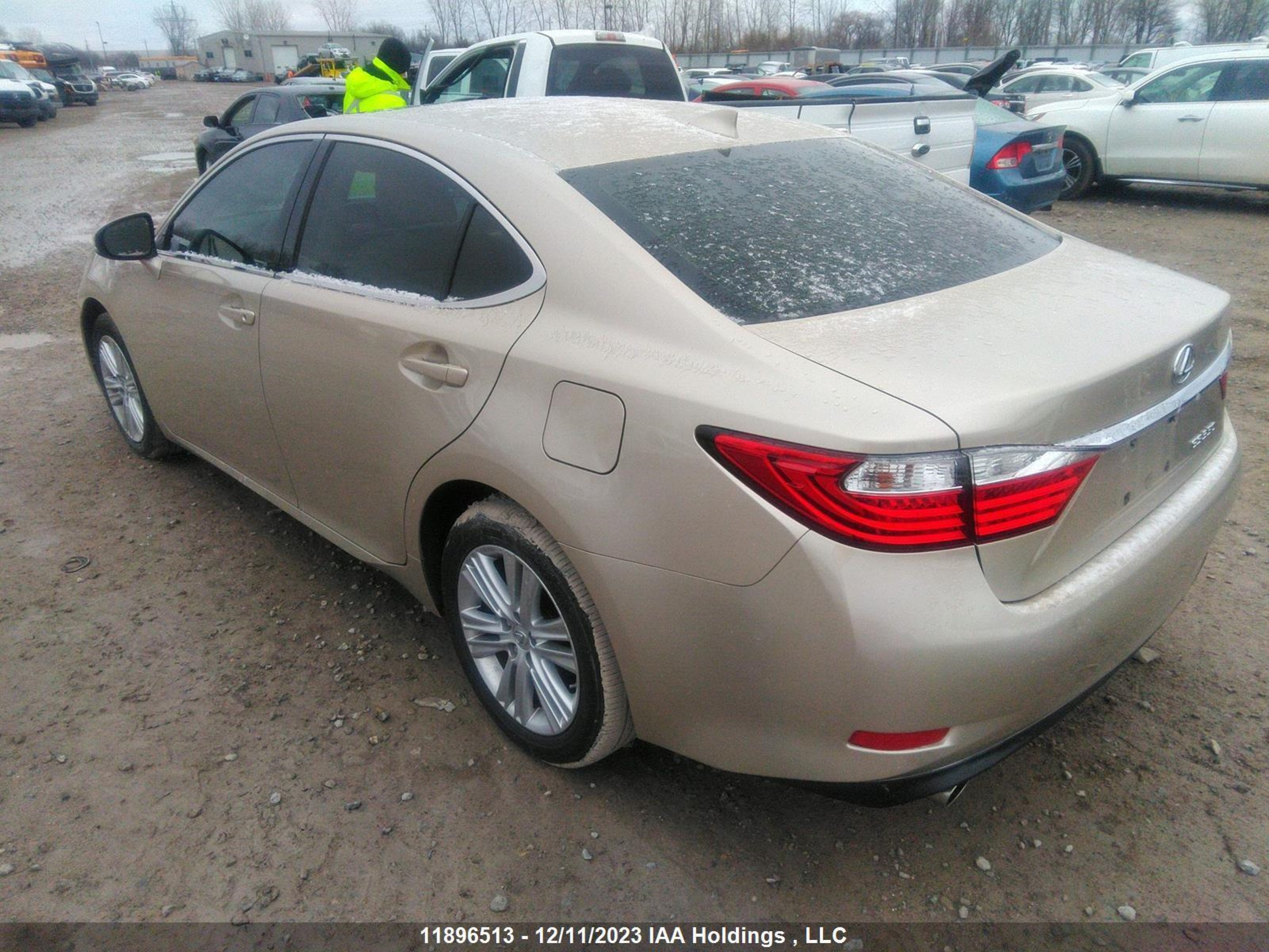 Photo 2 VIN: JTHBK1GG5F2173357 - LEXUS ES 