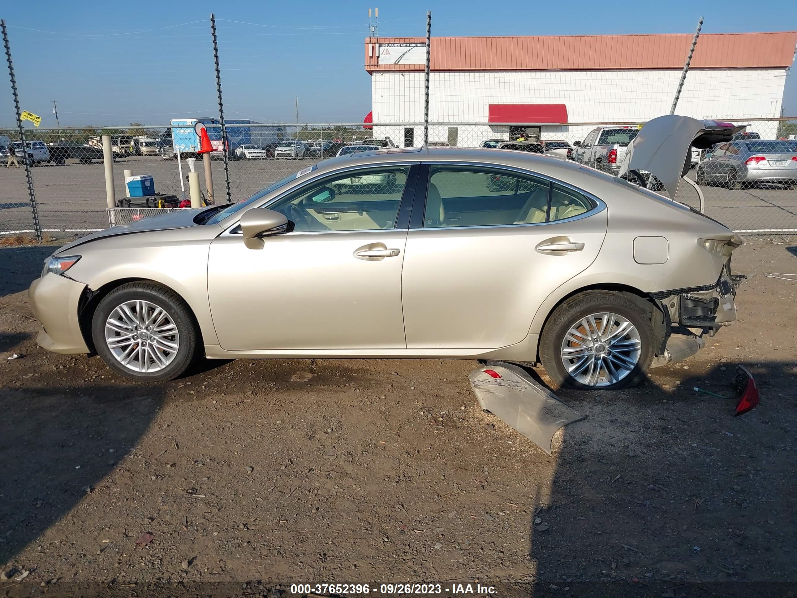 Photo 13 VIN: JTHBK1GG5F2202520 - LEXUS ES 