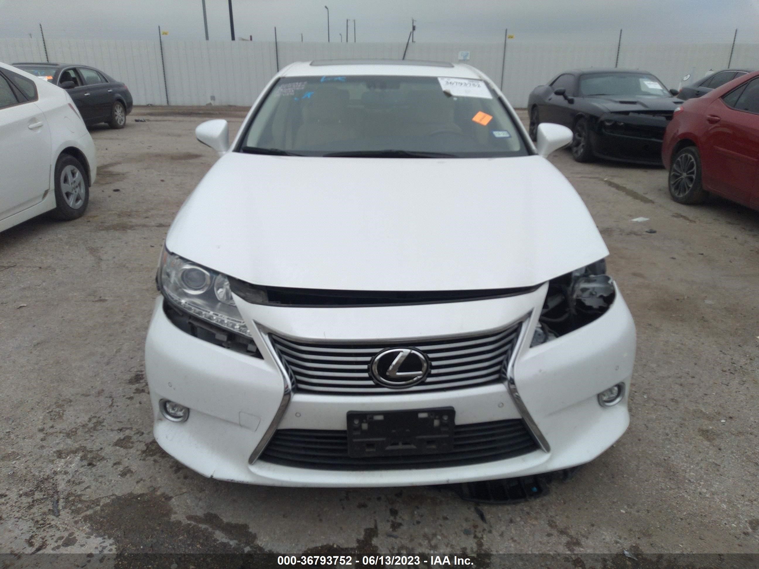 Photo 12 VIN: JTHBK1GG6E2148420 - LEXUS ES 