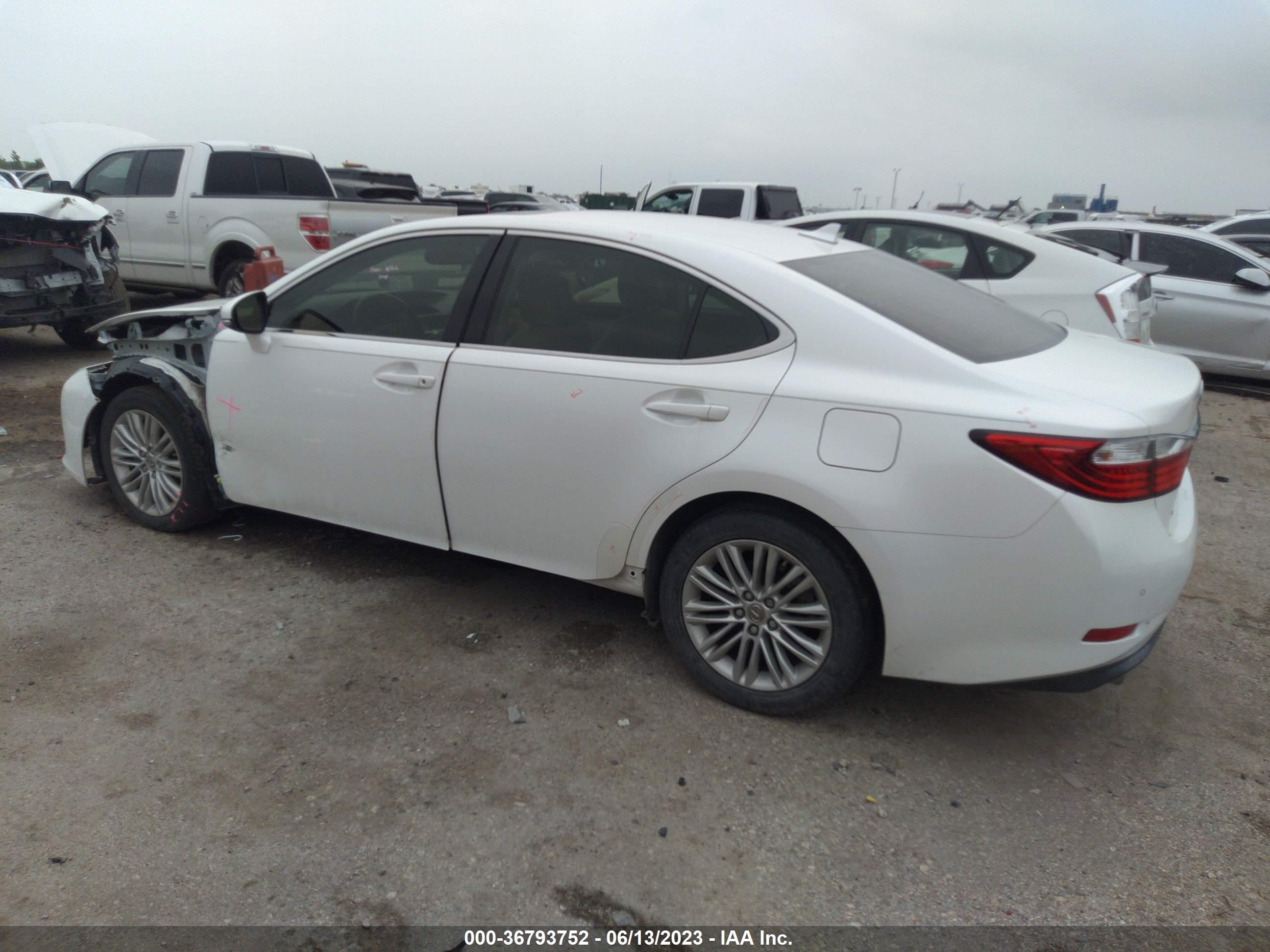 Photo 14 VIN: JTHBK1GG6E2148420 - LEXUS ES 