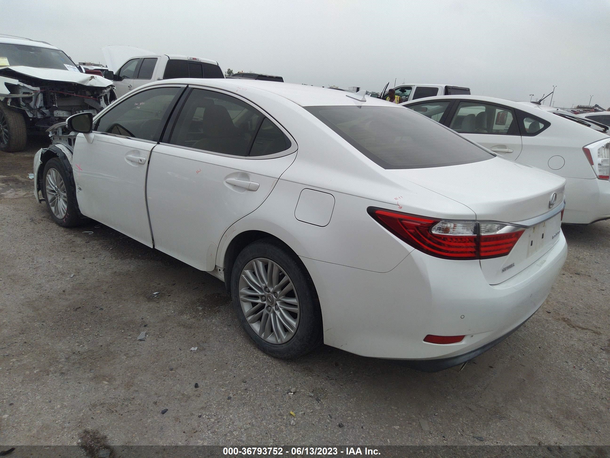 Photo 2 VIN: JTHBK1GG6E2148420 - LEXUS ES 