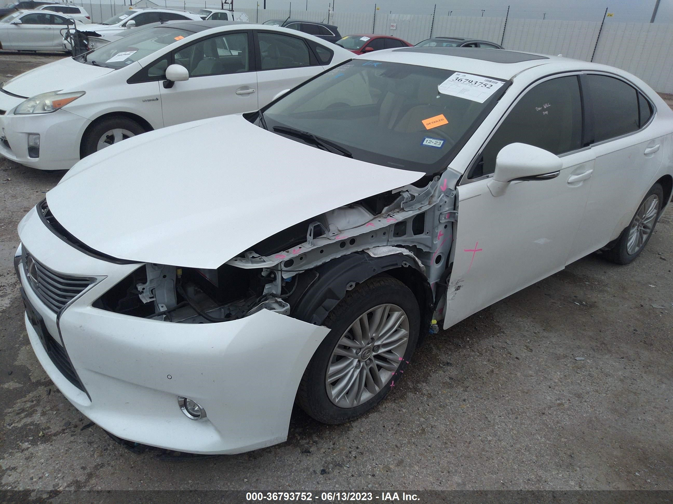 Photo 5 VIN: JTHBK1GG6E2148420 - LEXUS ES 