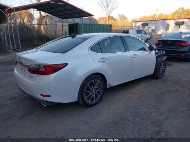 Photo 3 VIN: JTHBK1GG6G2219392 - LEXUS ES 350 