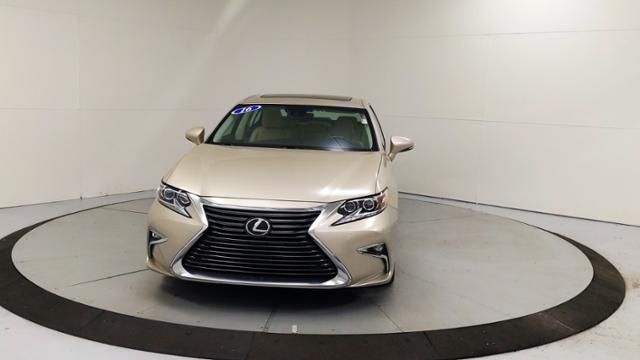 Photo 7 VIN: JTHBK1GG6G2231803 - LEXUS ES 350 