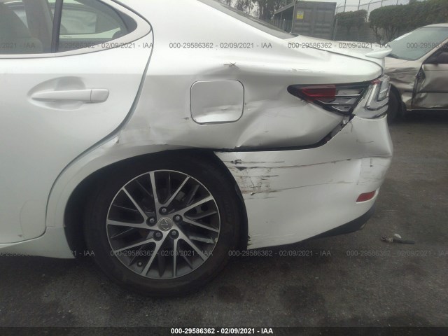 Photo 5 VIN: JTHBK1GG6G2232935 - LEXUS ES 350 