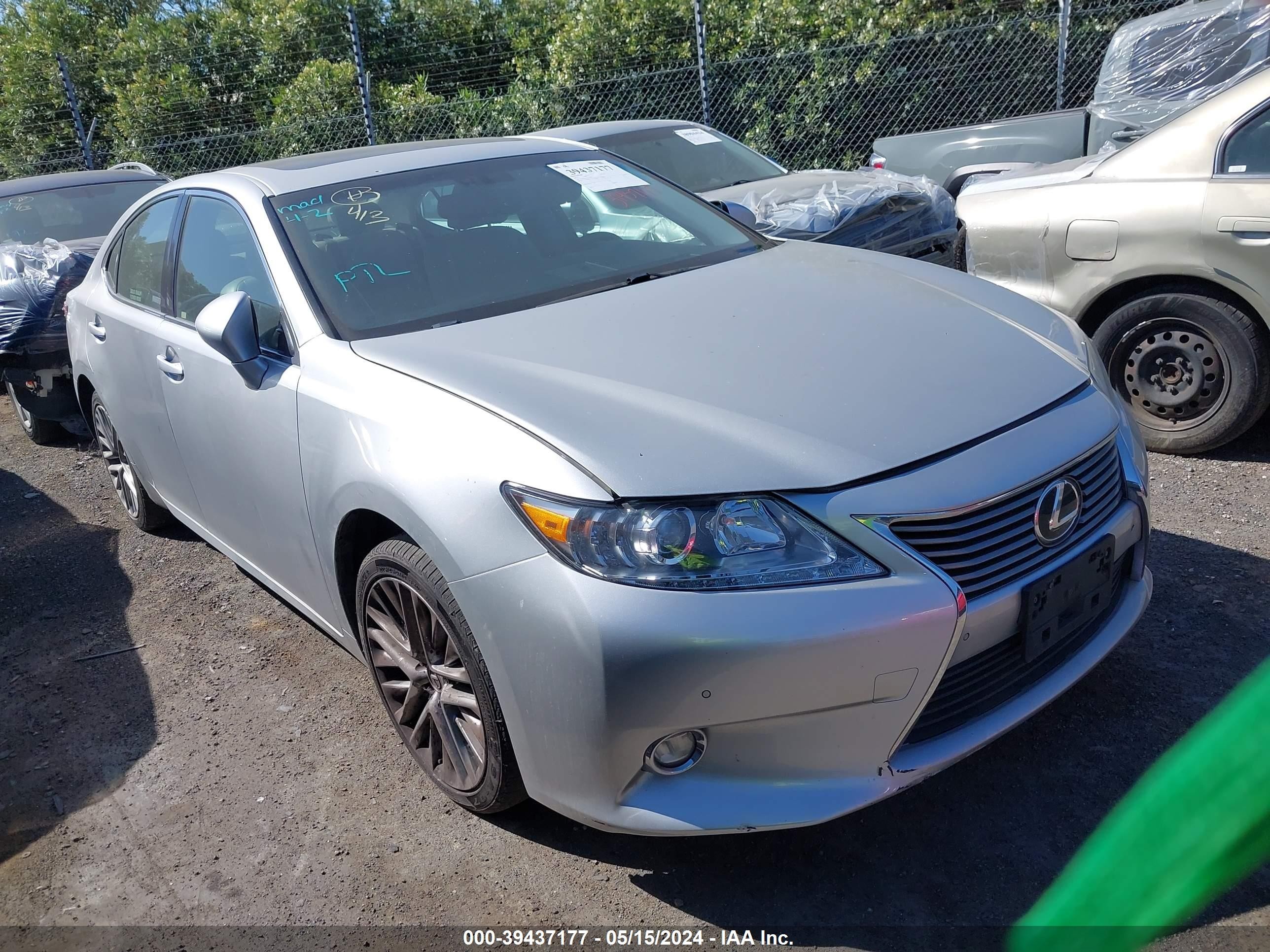 Photo 1 VIN: JTHBK1GG7F2179063 - LEXUS ES 