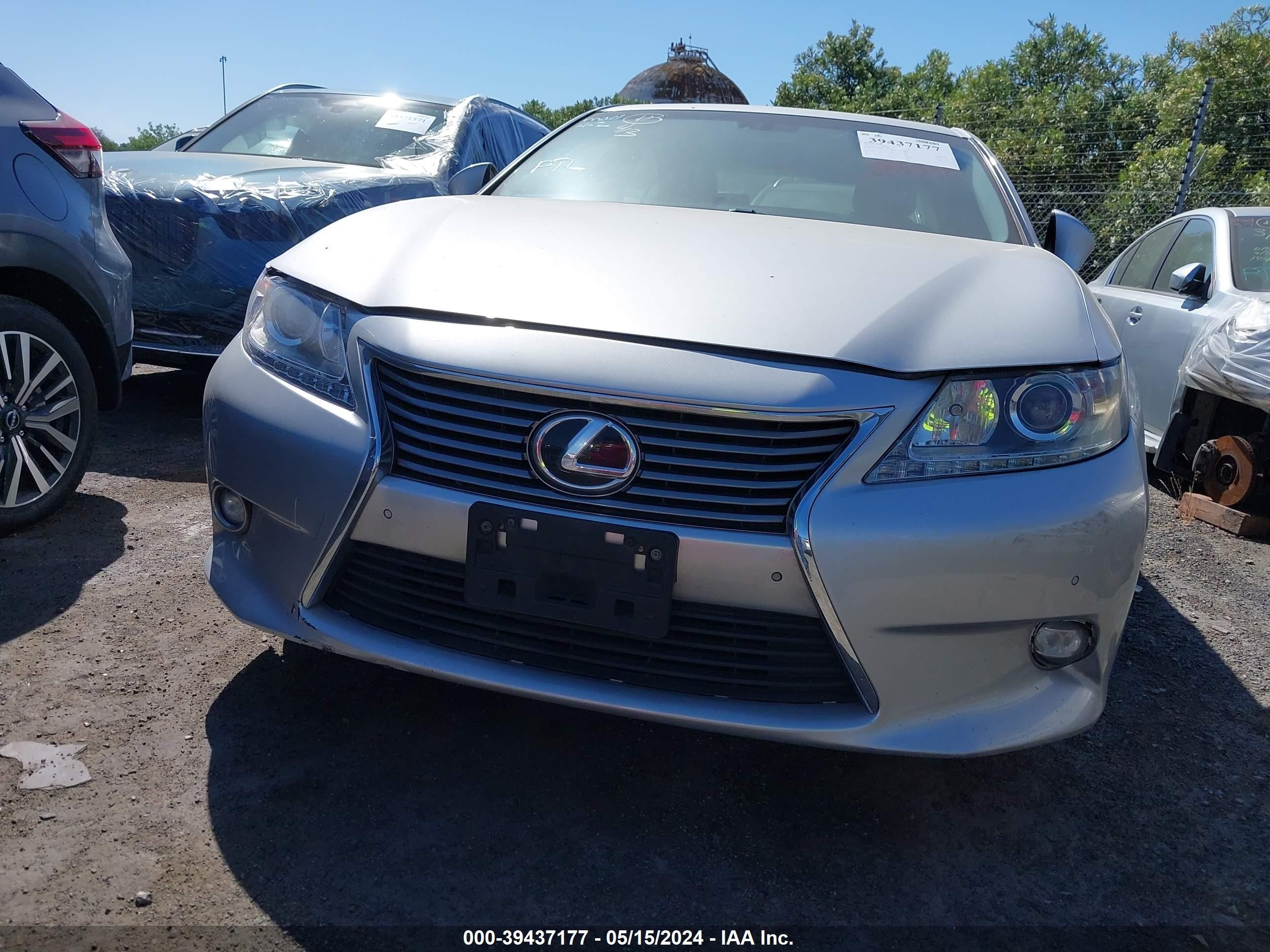 Photo 12 VIN: JTHBK1GG7F2179063 - LEXUS ES 