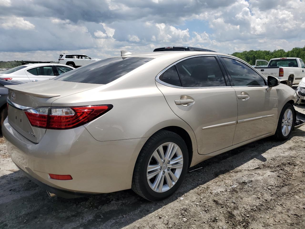 Photo 2 VIN: JTHBK1GG7F2186885 - LEXUS ES 