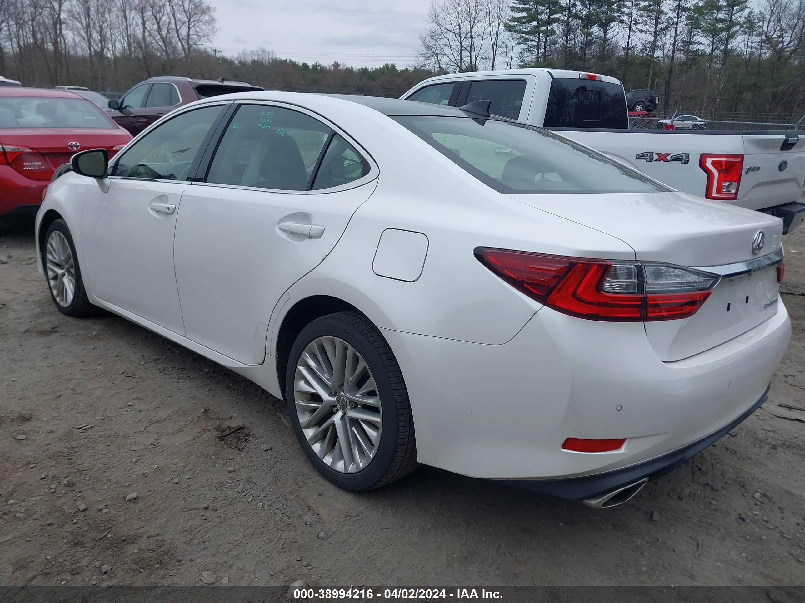 Photo 2 VIN: JTHBK1GG7G2219935 - LEXUS ES 