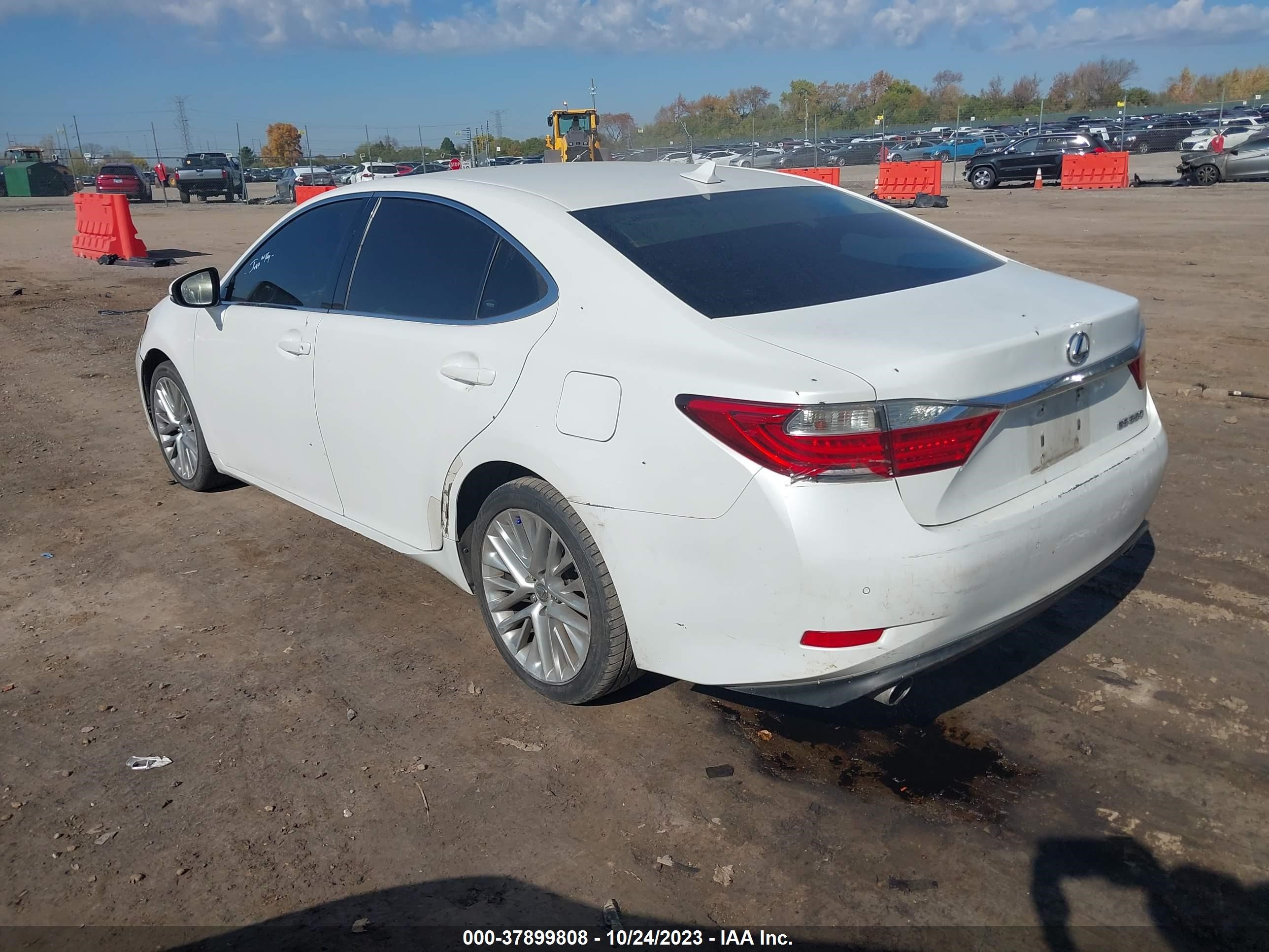 Photo 2 VIN: JTHBK1GG8D2008688 - LEXUS ES 