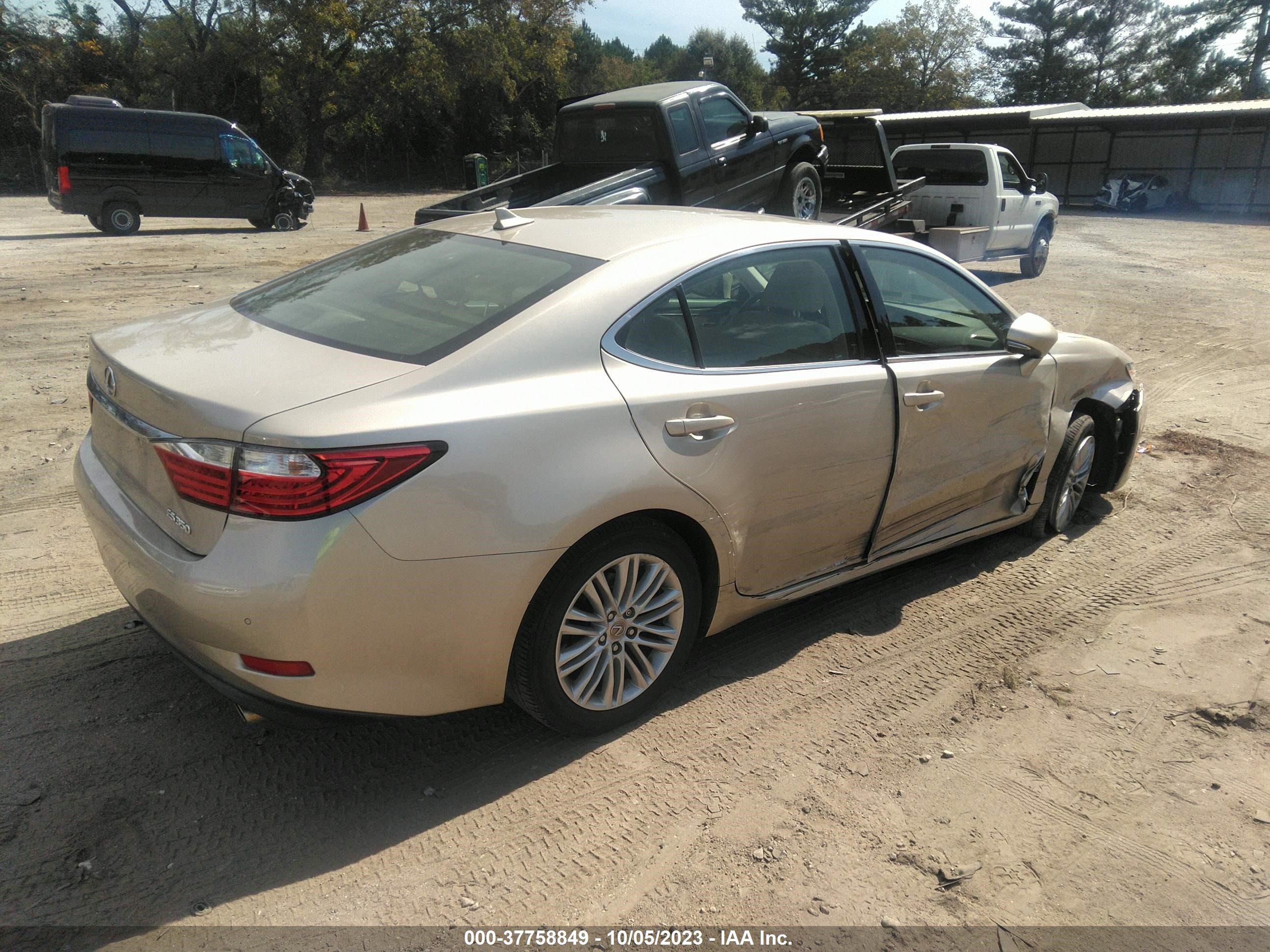 Photo 3 VIN: JTHBK1GG8D2081947 - LEXUS ES 