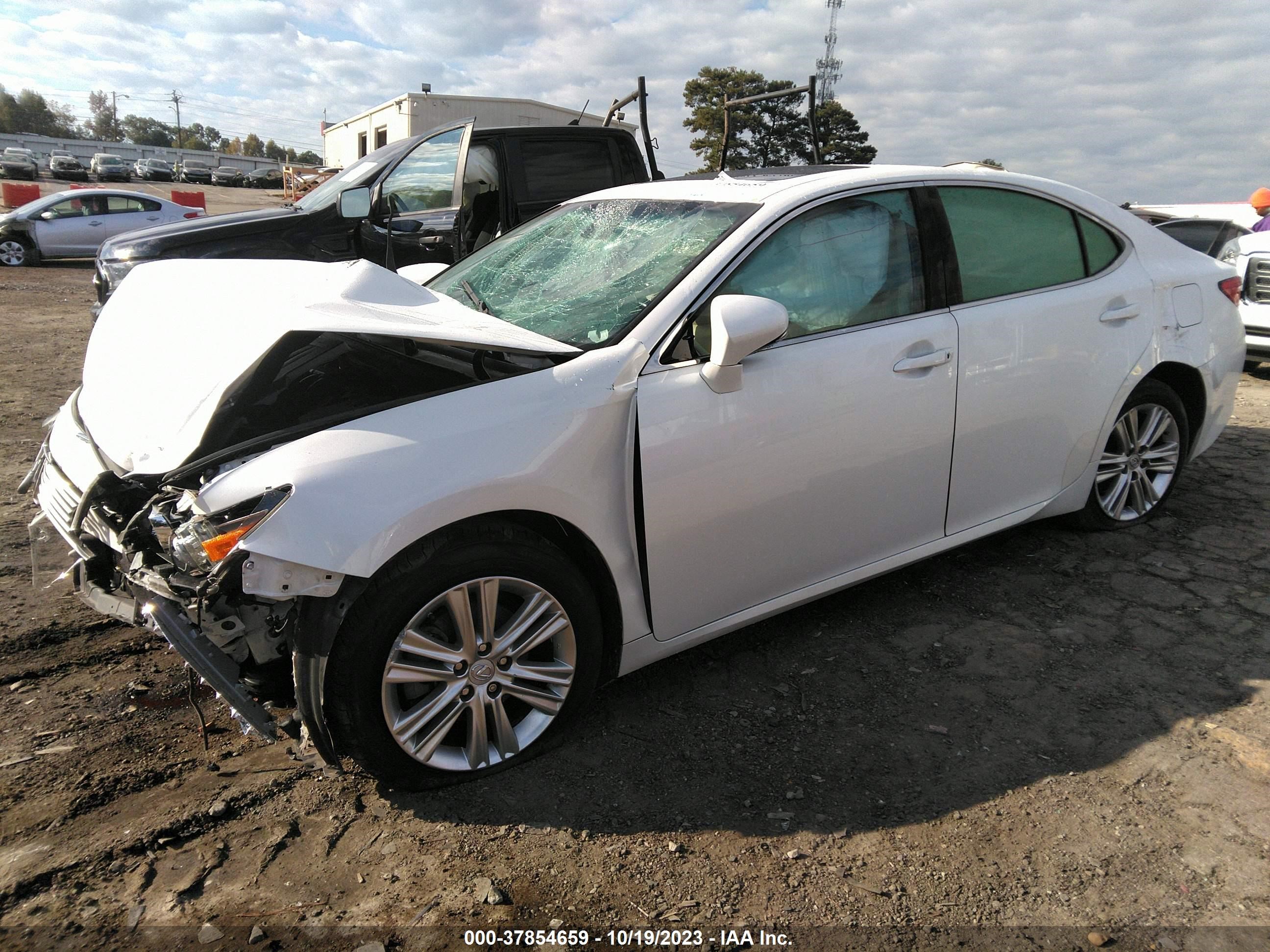 Photo 1 VIN: JTHBK1GG8E2113331 - LEXUS ES 