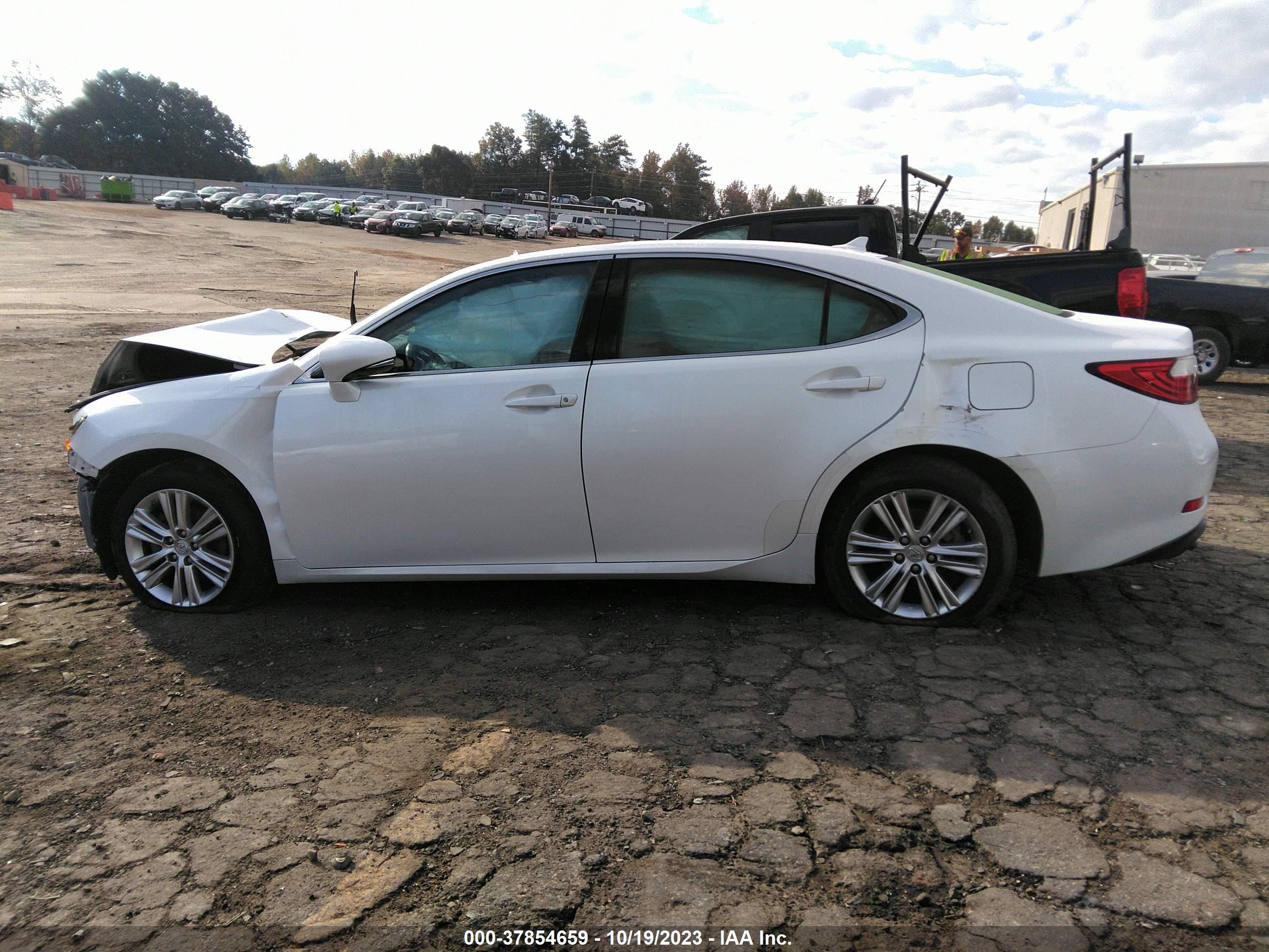 Photo 12 VIN: JTHBK1GG8E2113331 - LEXUS ES 