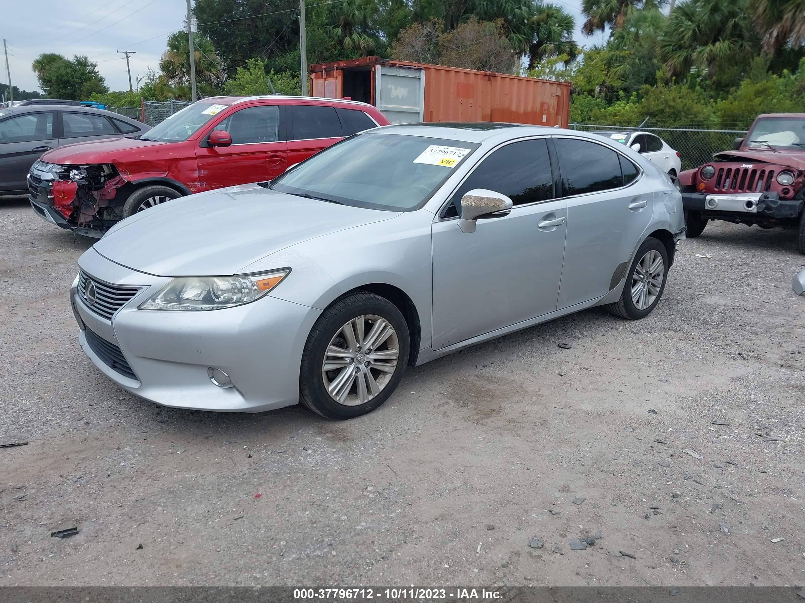 Photo 1 VIN: JTHBK1GG8E2116262 - LEXUS ES 