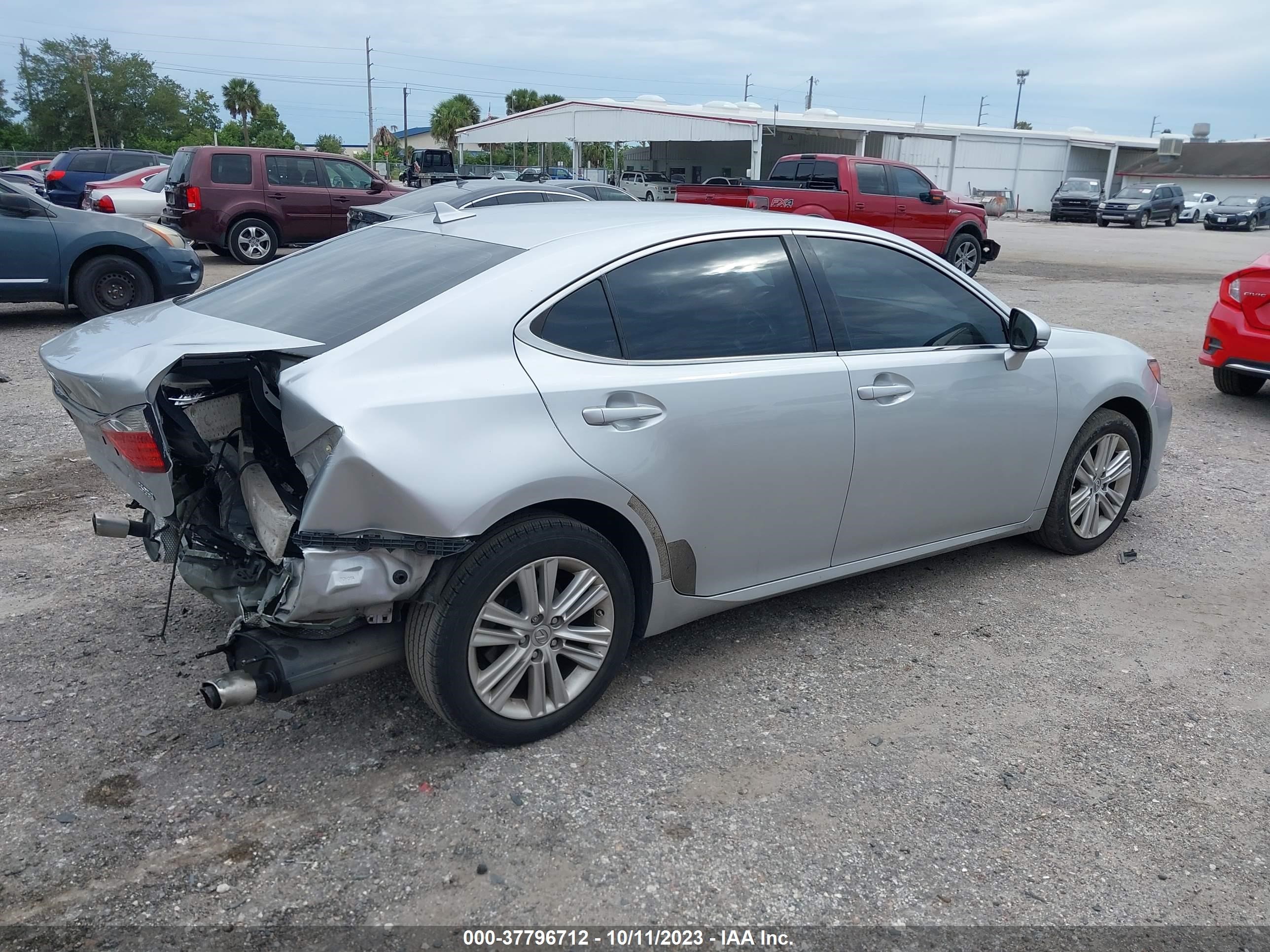 Photo 3 VIN: JTHBK1GG8E2116262 - LEXUS ES 