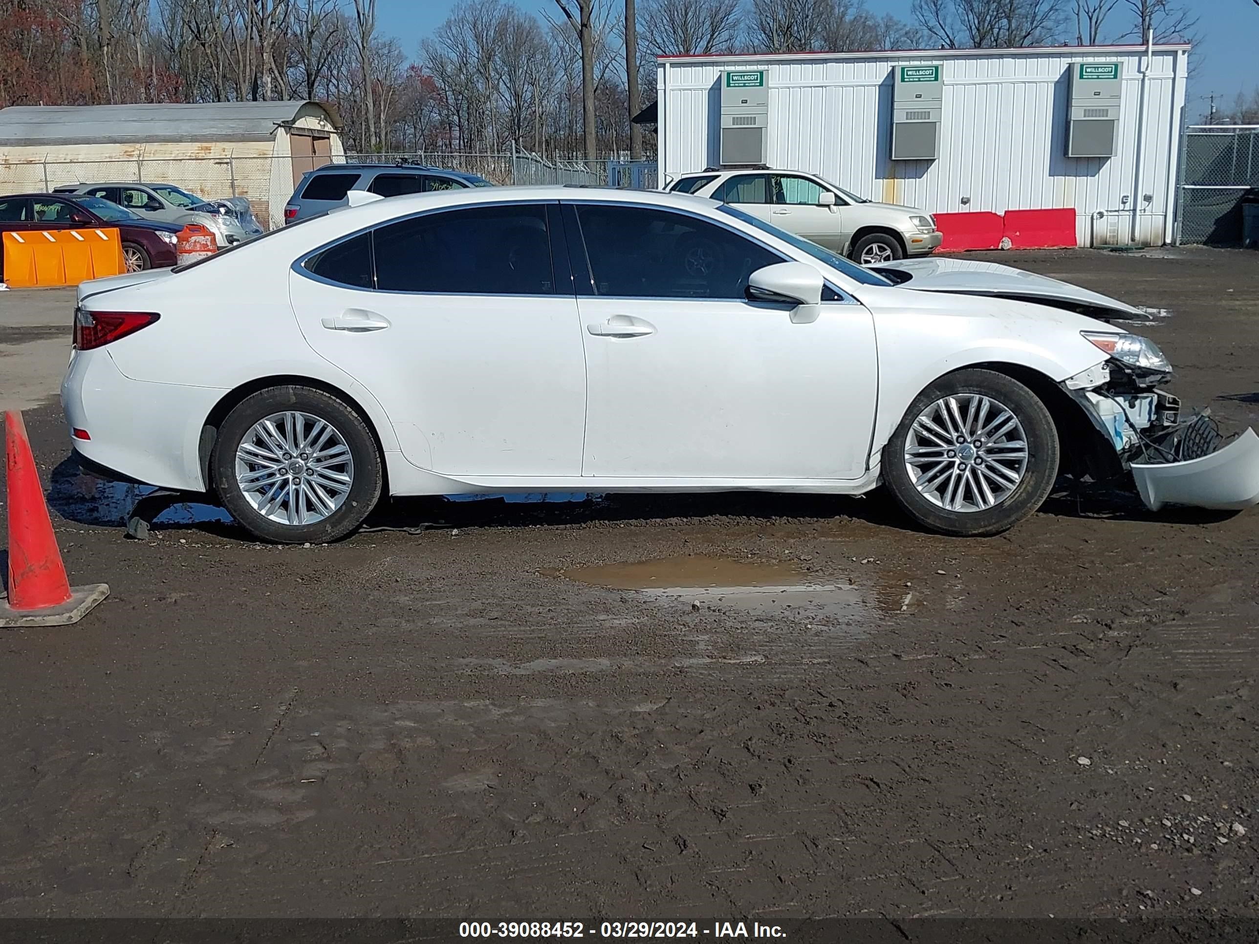 Photo 12 VIN: JTHBK1GG8F2175538 - LEXUS ES 