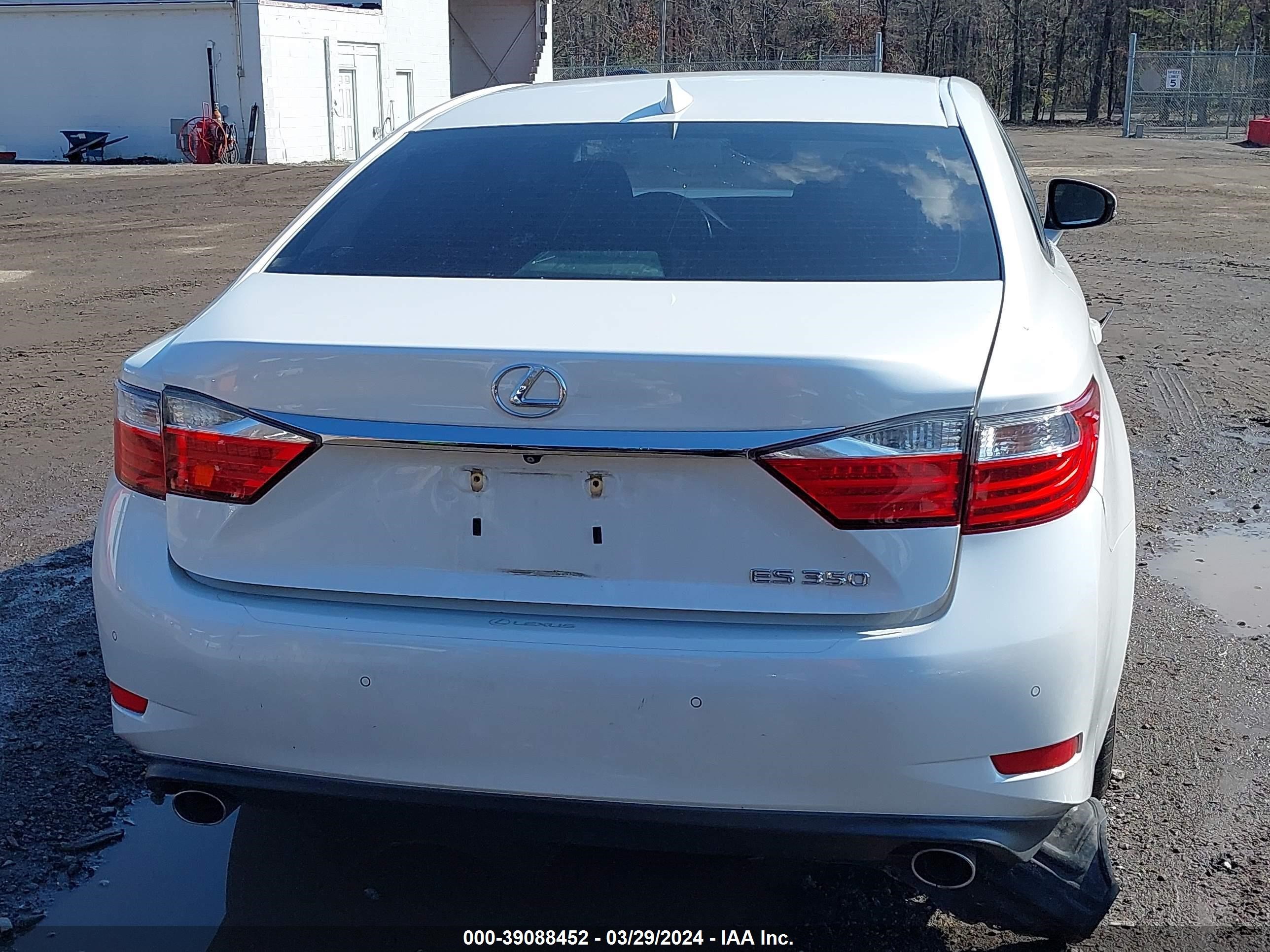 Photo 15 VIN: JTHBK1GG8F2175538 - LEXUS ES 