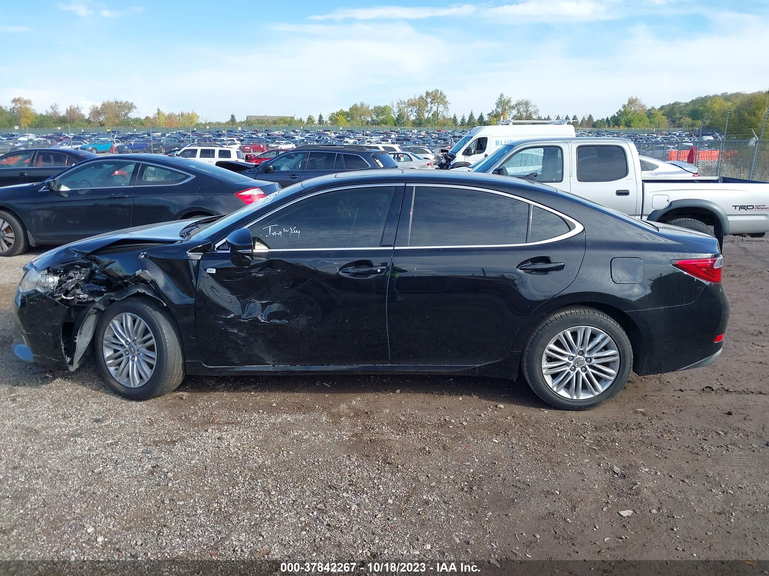 Photo 13 VIN: JTHBK1GG9D2009428 - LEXUS ES 