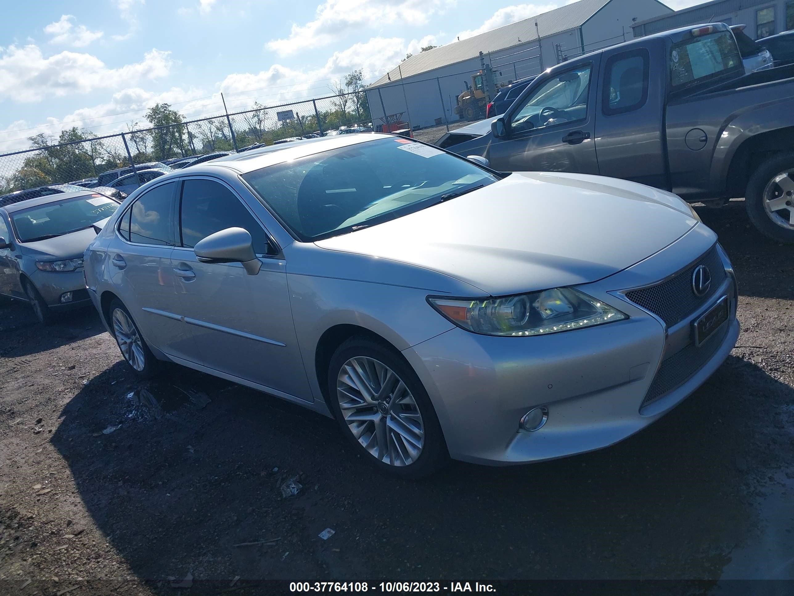 Photo 0 VIN: JTHBK1GG9D2038119 - LEXUS ES 