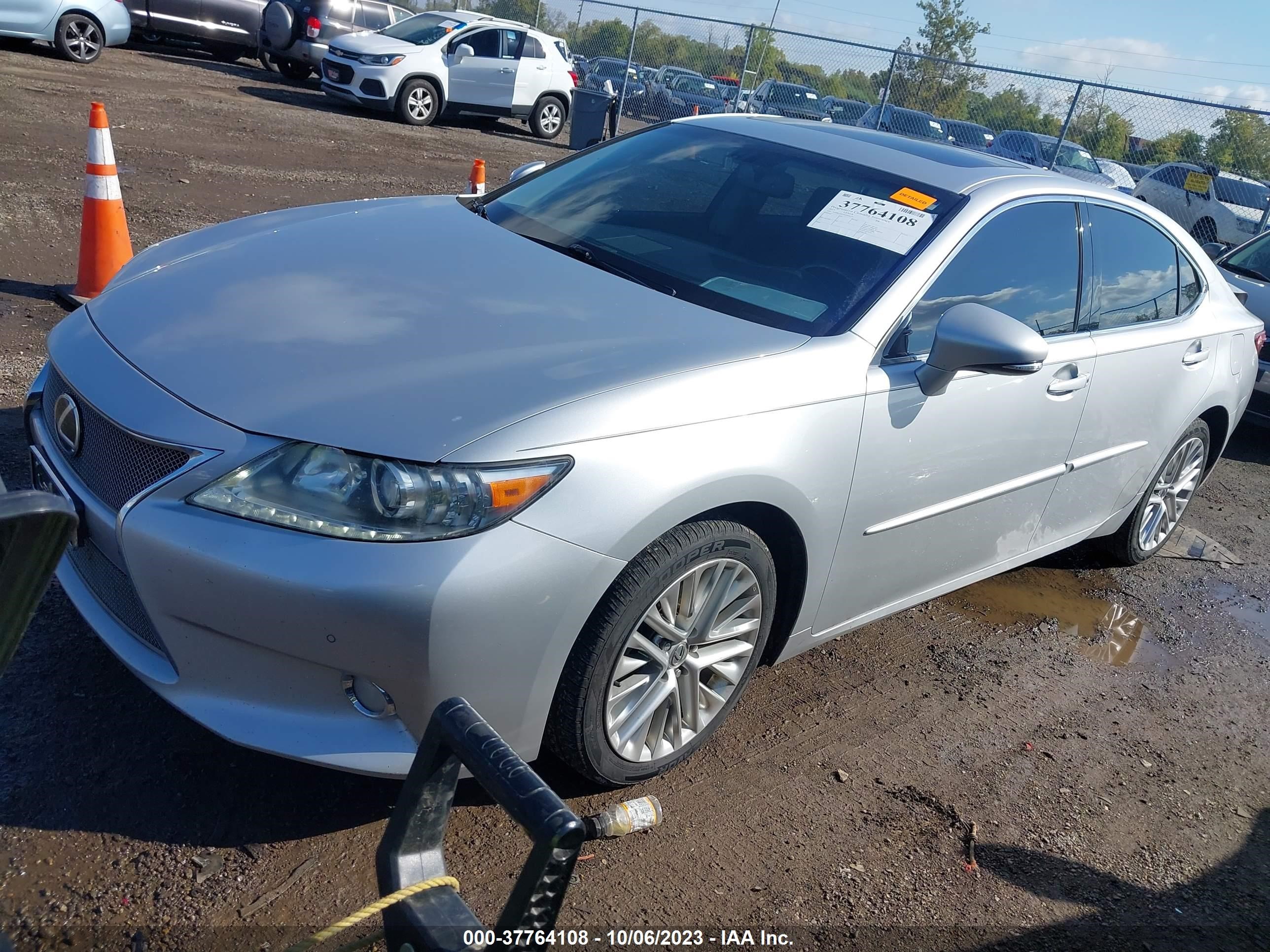 Photo 1 VIN: JTHBK1GG9D2038119 - LEXUS ES 