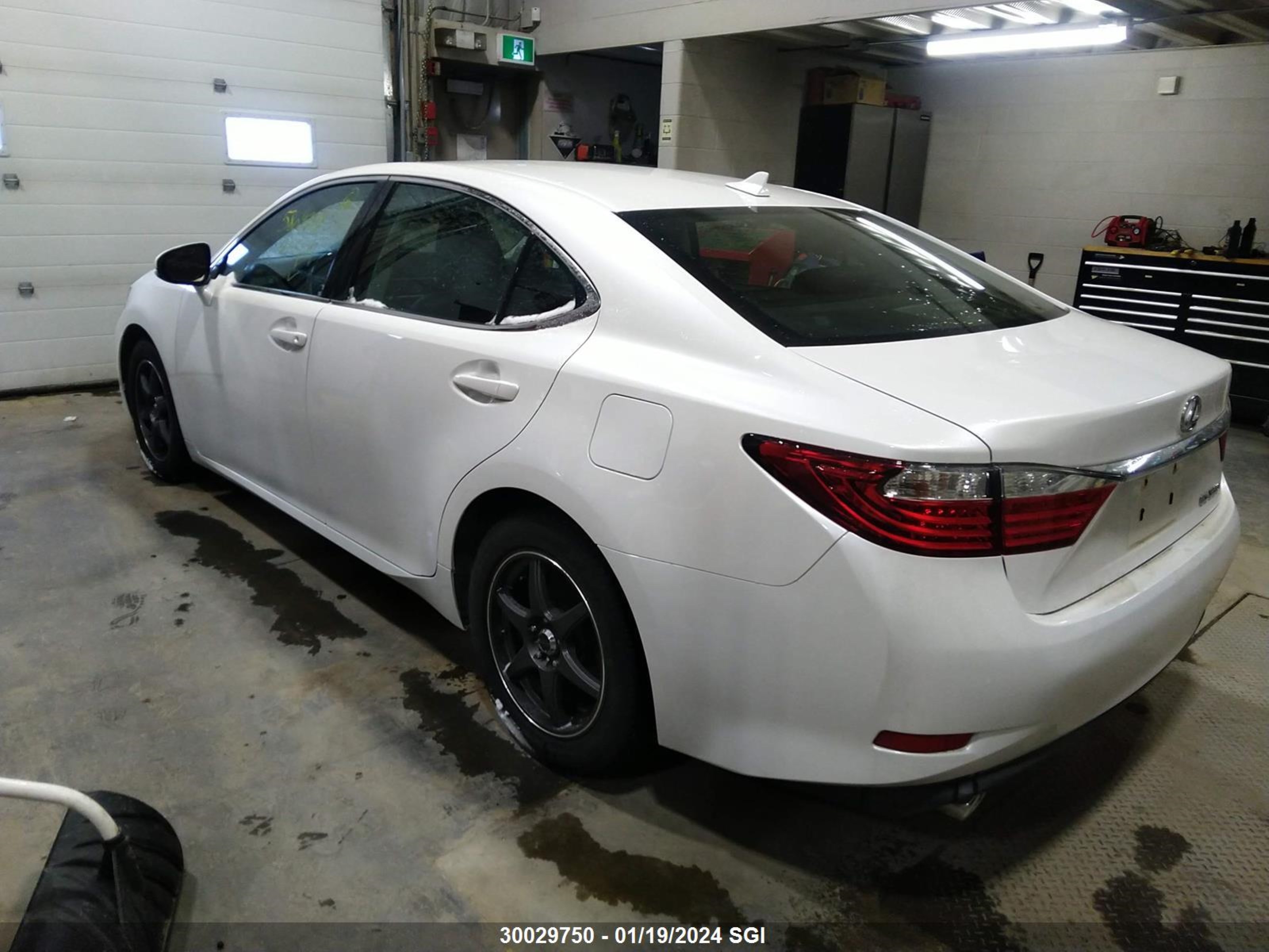 Photo 2 VIN: JTHBK1GG9E2120918 - LEXUS ES 