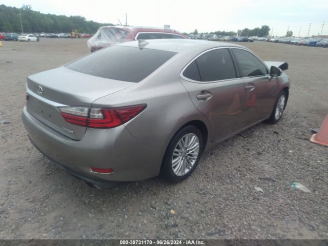 Photo 3 VIN: JTHBK1GG9G2215434 - LEXUS ES 