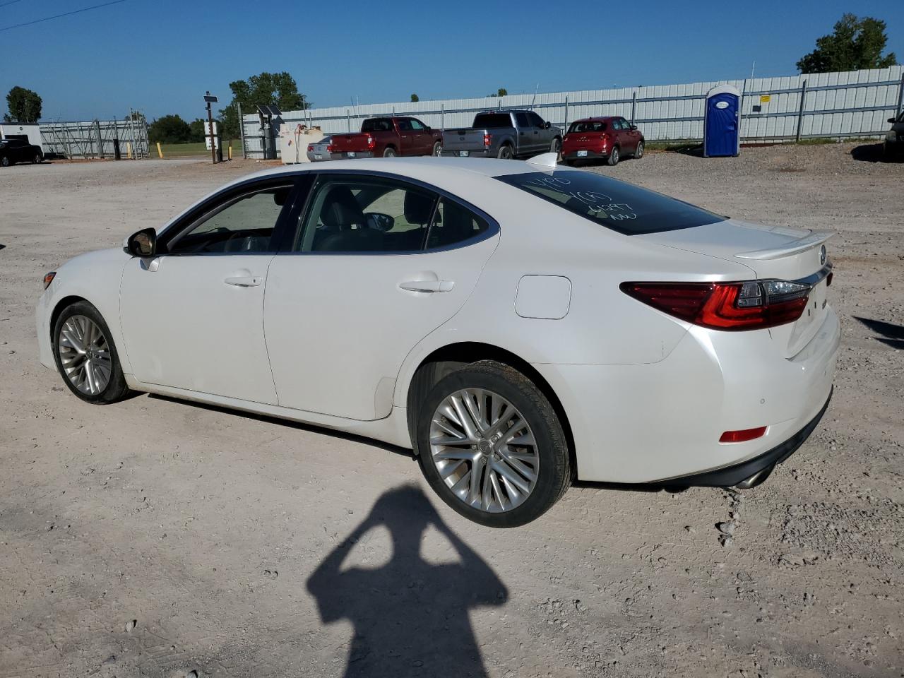 Photo 1 VIN: JTHBK1GG9G2225767 - LEXUS ES 