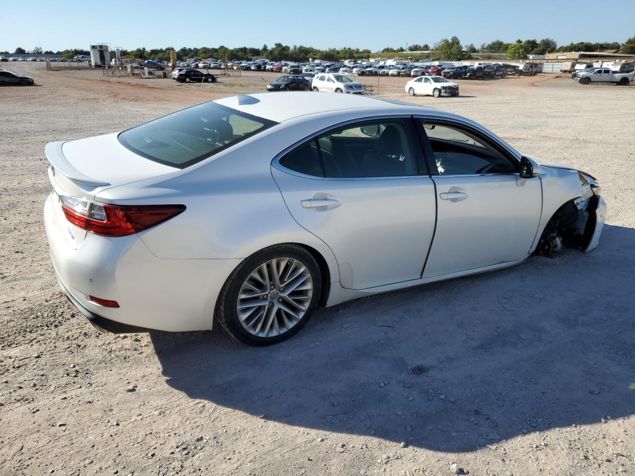 Photo 2 VIN: JTHBK1GG9G2225767 - LEXUS ES 