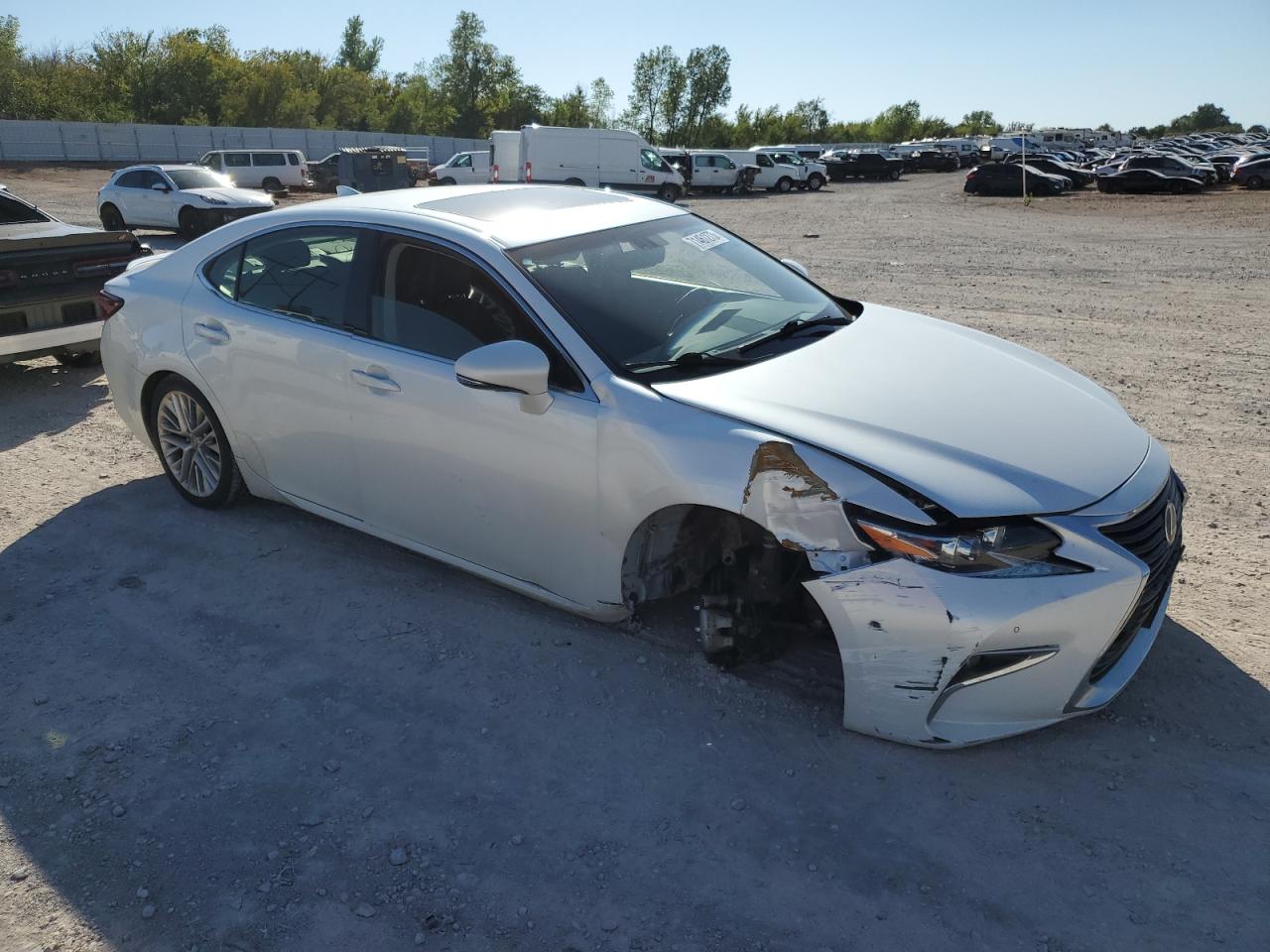 Photo 3 VIN: JTHBK1GG9G2225767 - LEXUS ES 