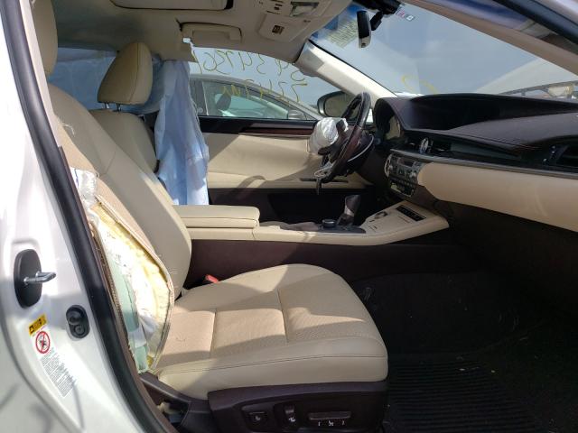 Photo 4 VIN: JTHBK1GG9G2245467 - LEXUS ES 350 