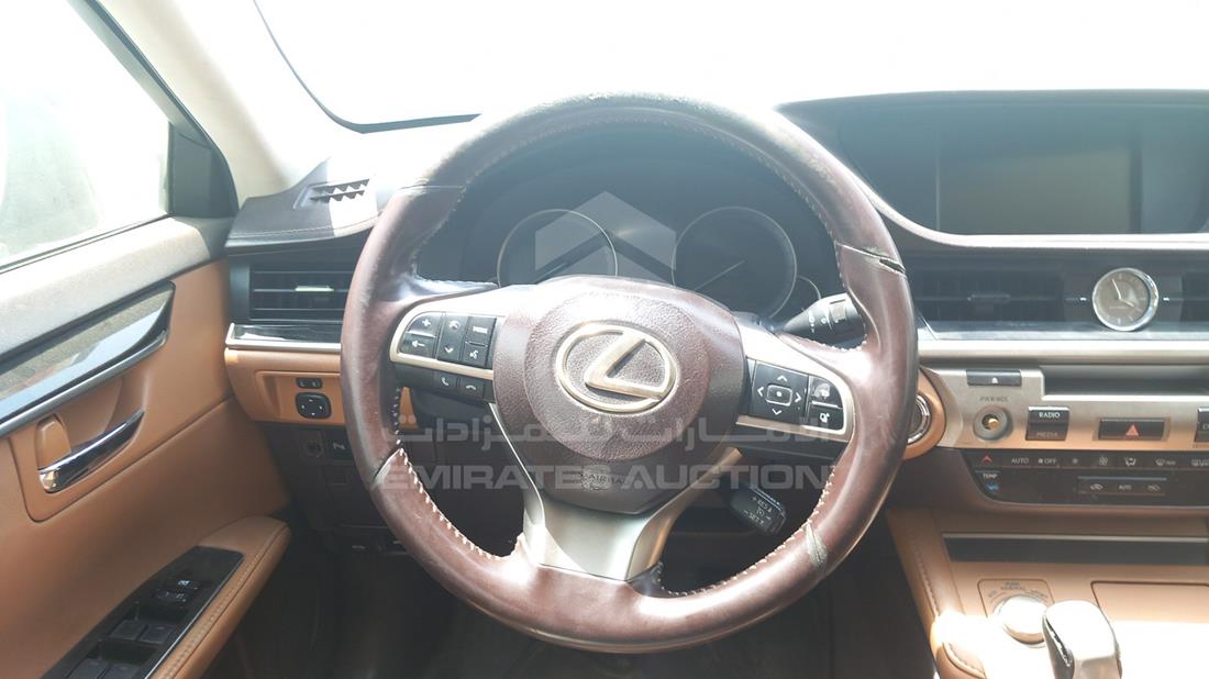 Photo 12 VIN: JTHBK1GG9J2261868 - LEXUS ES 350 