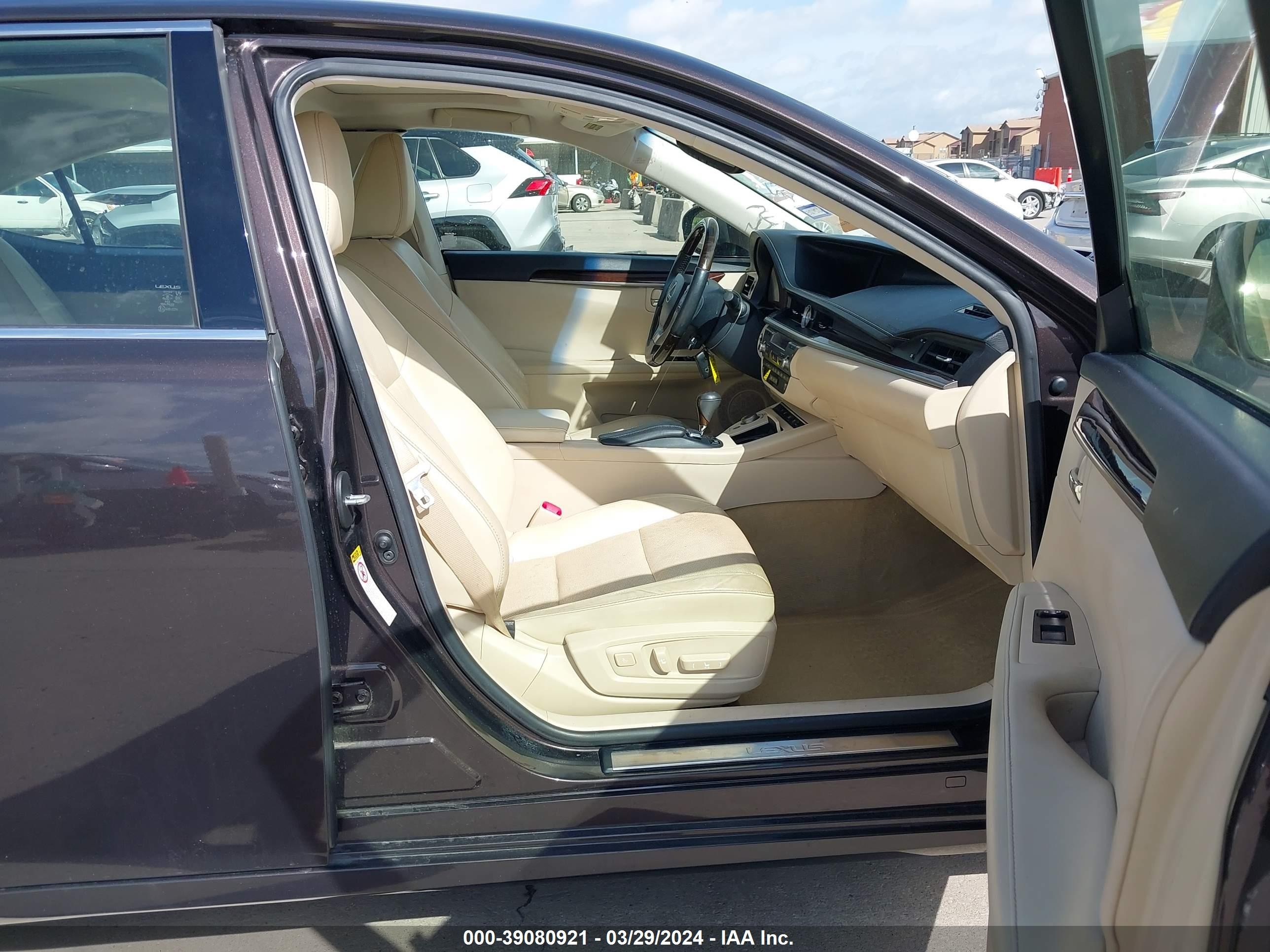 Photo 4 VIN: JTHBK1GGXD2006358 - LEXUS ES 